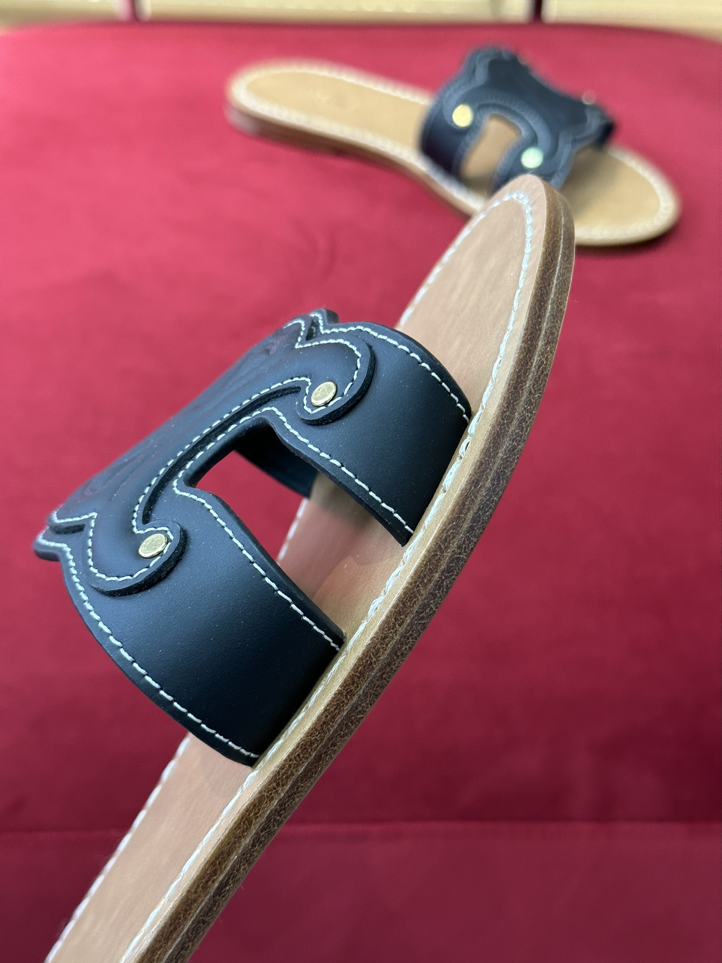 Bagsaaa Ce1i*e Black Leather Slides