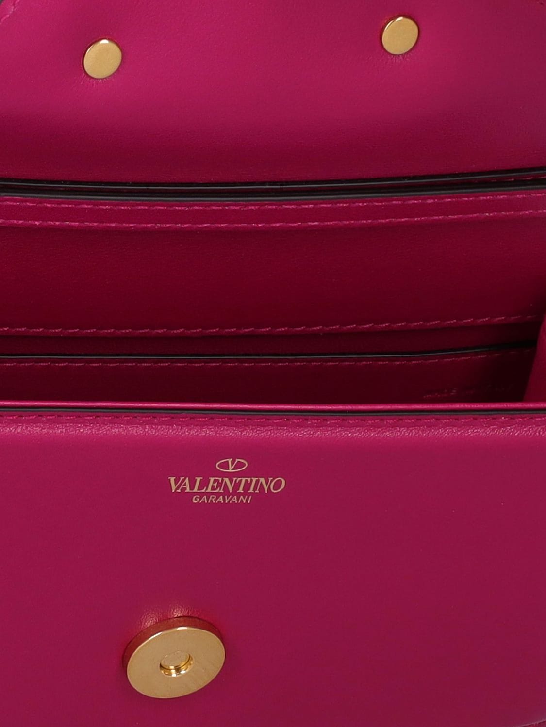 Bagsaaa Va1e*ntin0 Garavani Locò Small Shoulder Bag in darrk pink Leather 20 x 11 x 5 cm