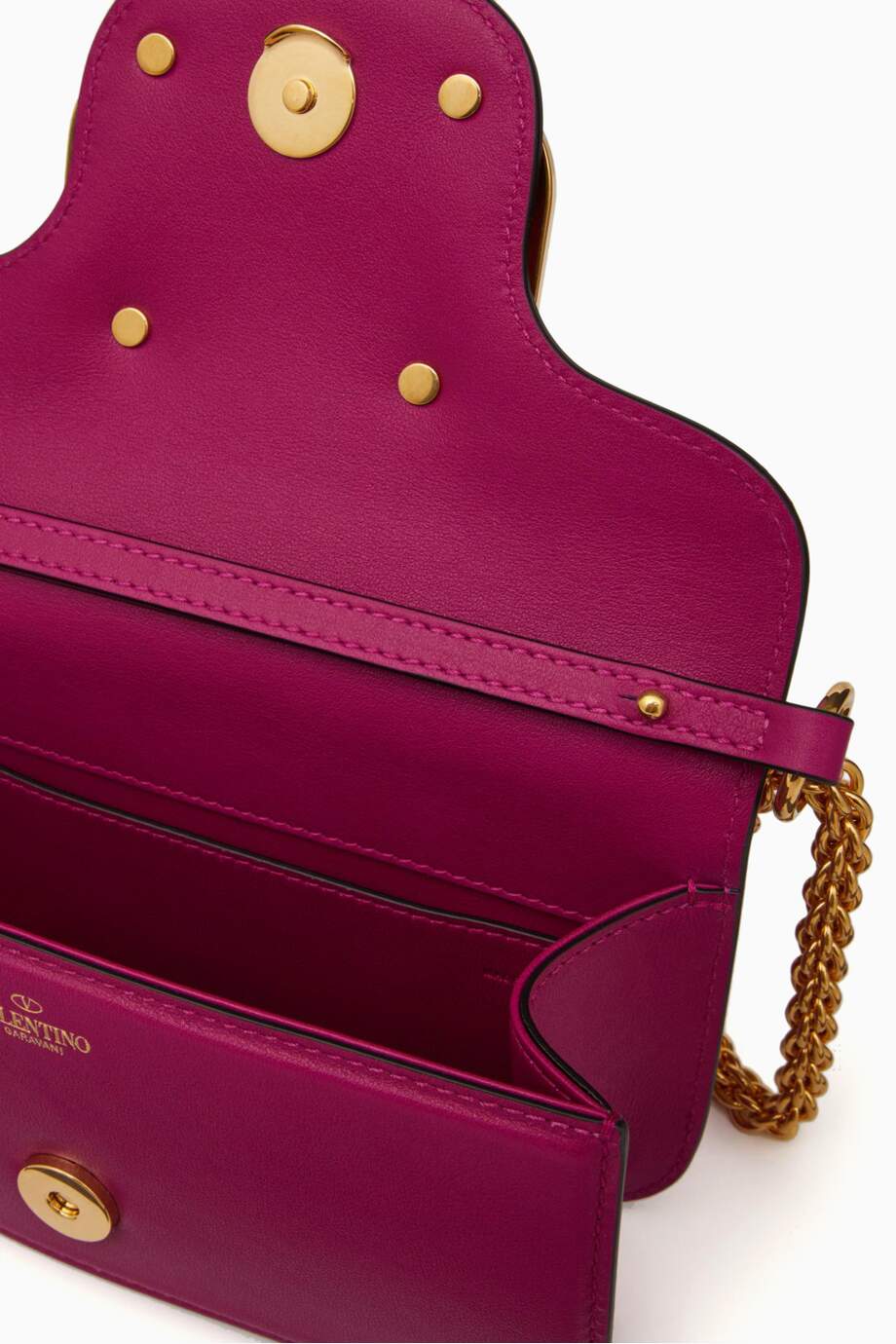 Bagsaaa Va1e*ntin0 Garavani Locò Small Shoulder Bag in darrk pink Leather 20 x 11 x 5 cm