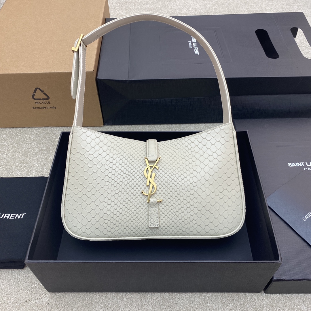 Bagsaaa Y51 LE 5 À 7 in white python leather - 23 X 16 X 6,5 CM