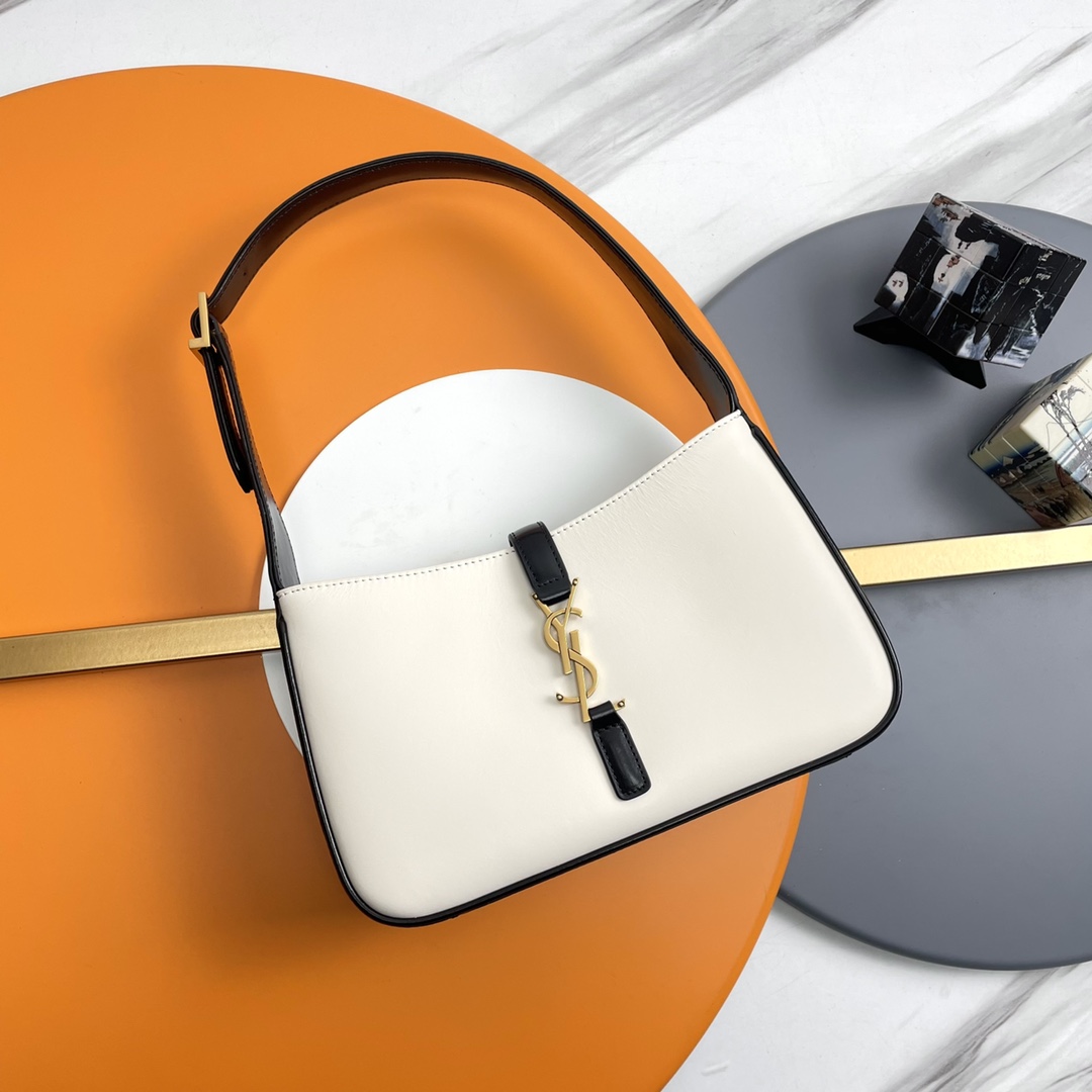 Bagsaaa Y51 LE 5 À 7 in black and white smooth leather - 23 X 16 X 6,5 CM