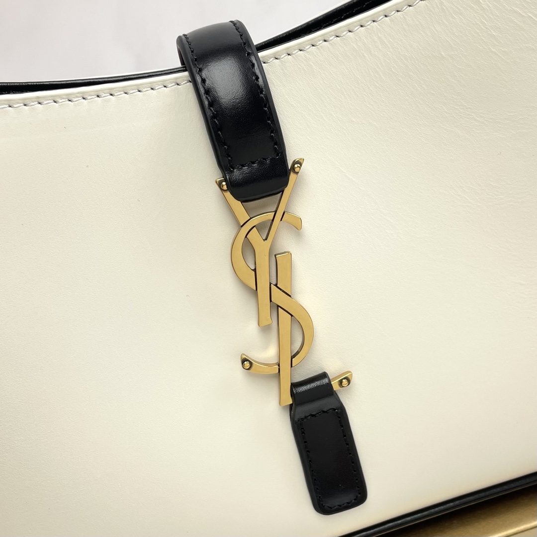 Bagsaaa Y51 LE 5 À 7 in black and white smooth leather - 23 X 16 X 6,5 CM