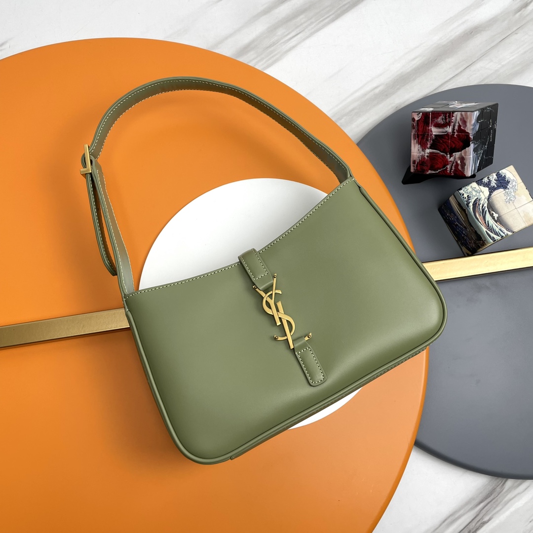 Bagsaaa Y51 LE 5 À 7 in light green smooth leather - 23 X 16 X 6,5 CM