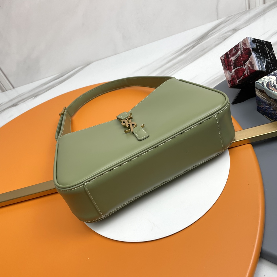 Bagsaaa Y51 LE 5 À 7 in light green smooth leather - 23 X 16 X 6,5 CM