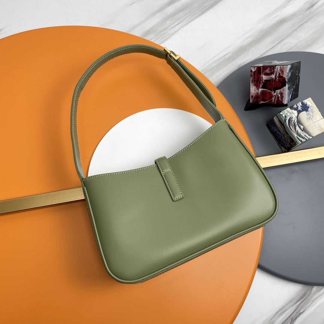 Bagsaaa Y51 LE 5 À 7 in light green smooth leather - 23 X 16 X 6,5 CM