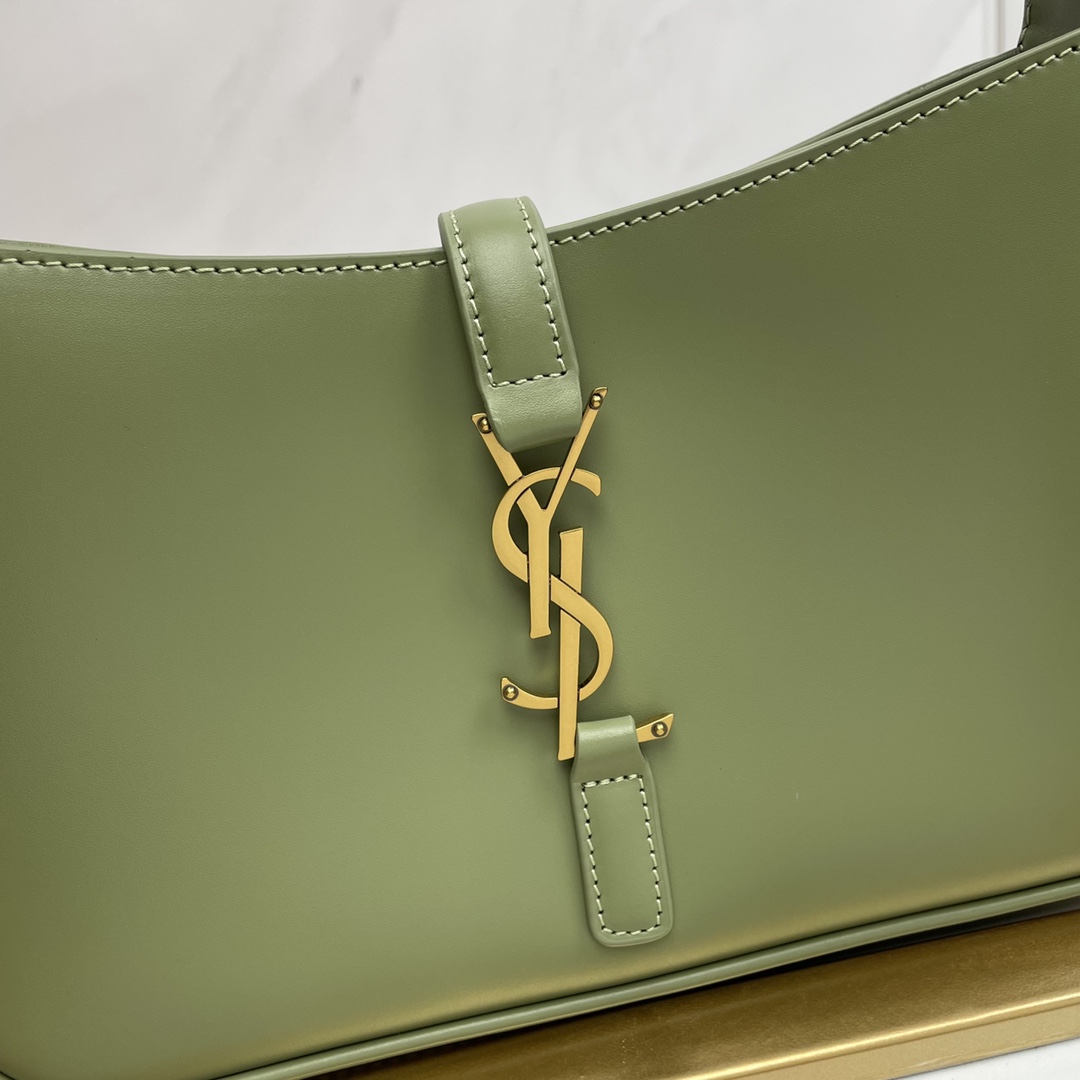 Bagsaaa Y51 LE 5 À 7 in light green smooth leather - 23 X 16 X 6,5 CM