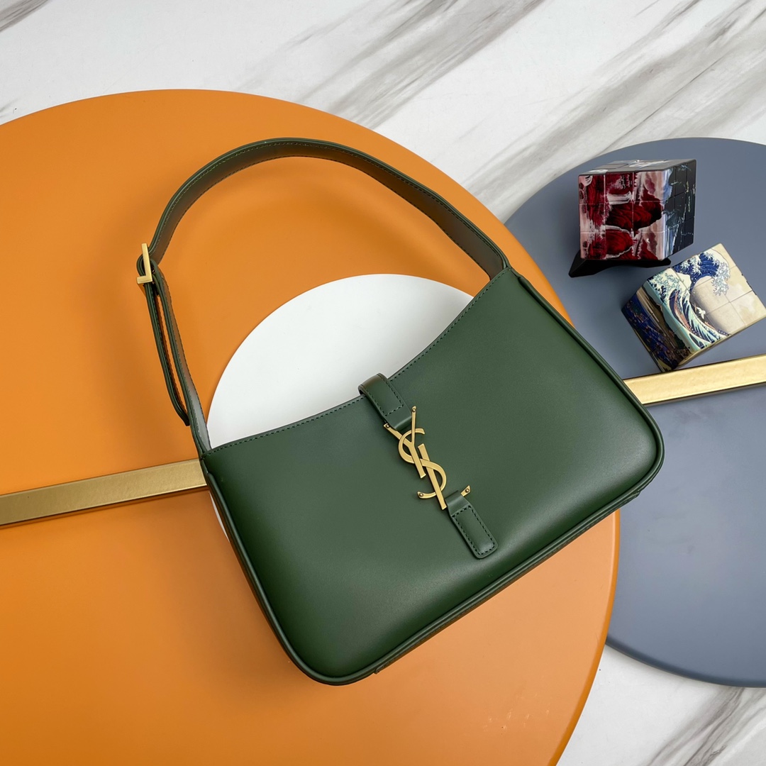 Bagsaaa Y51 LE 5 À 7 in green smooth leather - 23 X 16 X 6,5 CM