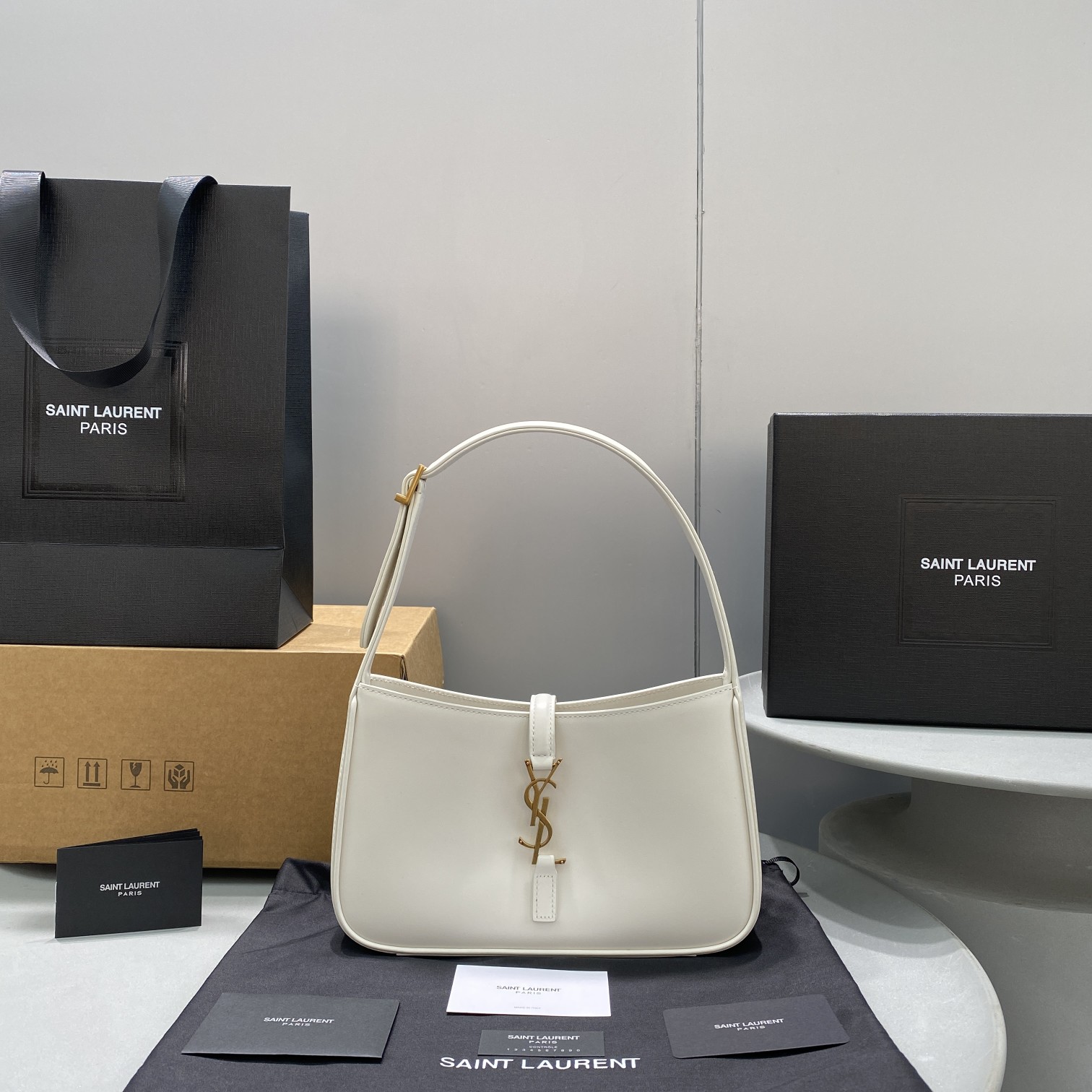 Bagsaaa Y51 LE 5 À 7 in white smooth leather - 23 X 16 X 6,5 CM