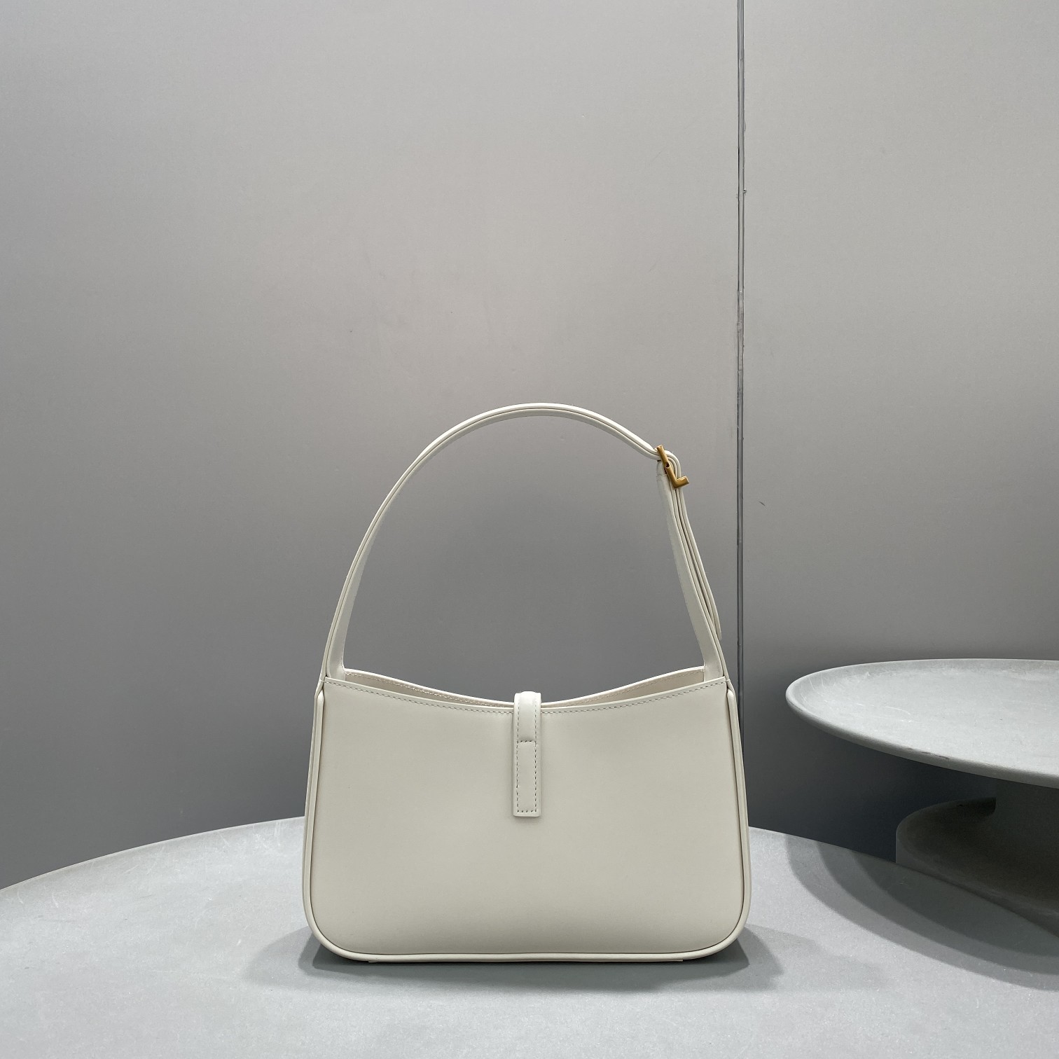 Bagsaaa Y51 LE 5 À 7 in white smooth leather - 23 X 16 X 6,5 CM
