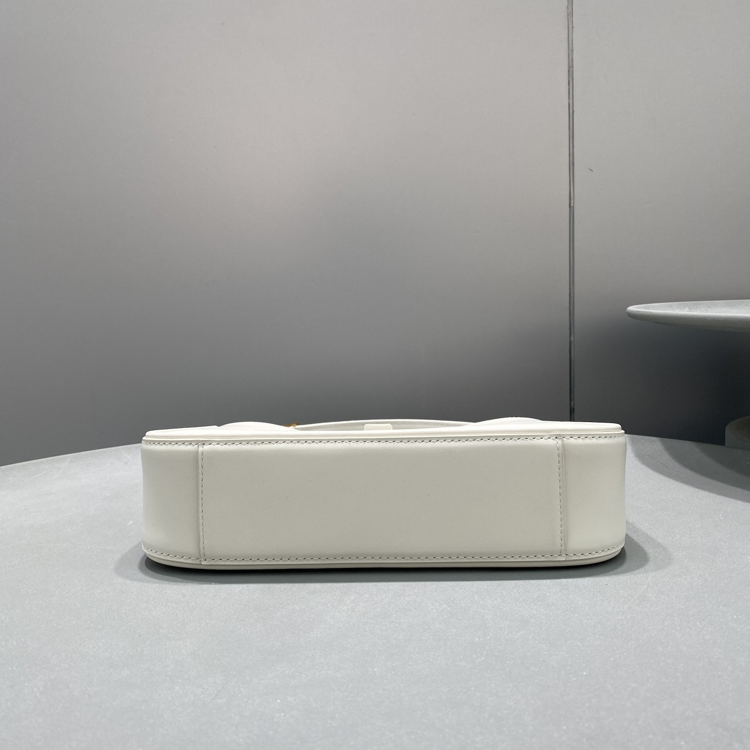 Bagsaaa Y51 LE 5 À 7 in white smooth leather - 23 X 16 X 6,5 CM
