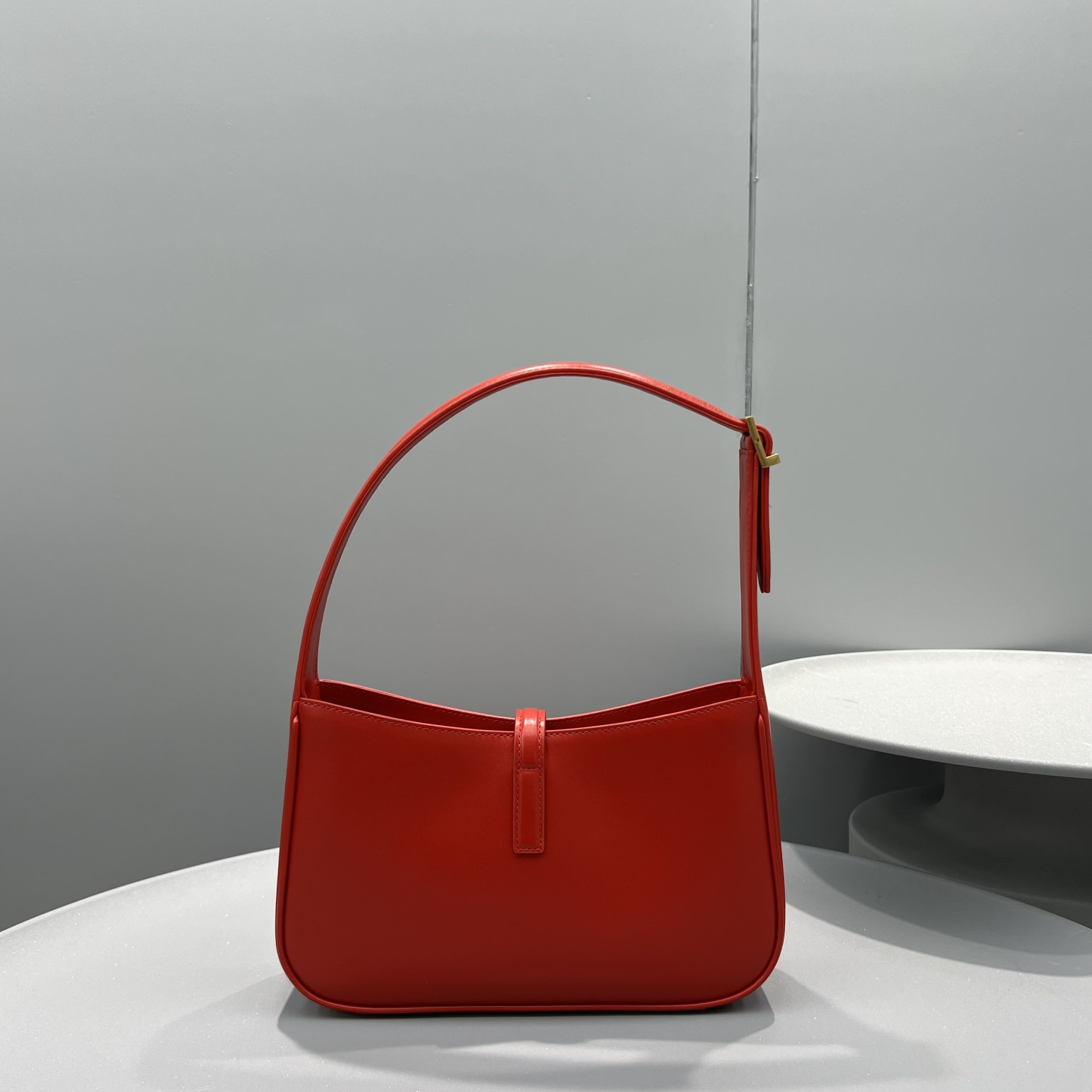 Bagsaaa Y51 LE 5 À 7 in red smooth leather - 23 X 16 X 6,5 CM