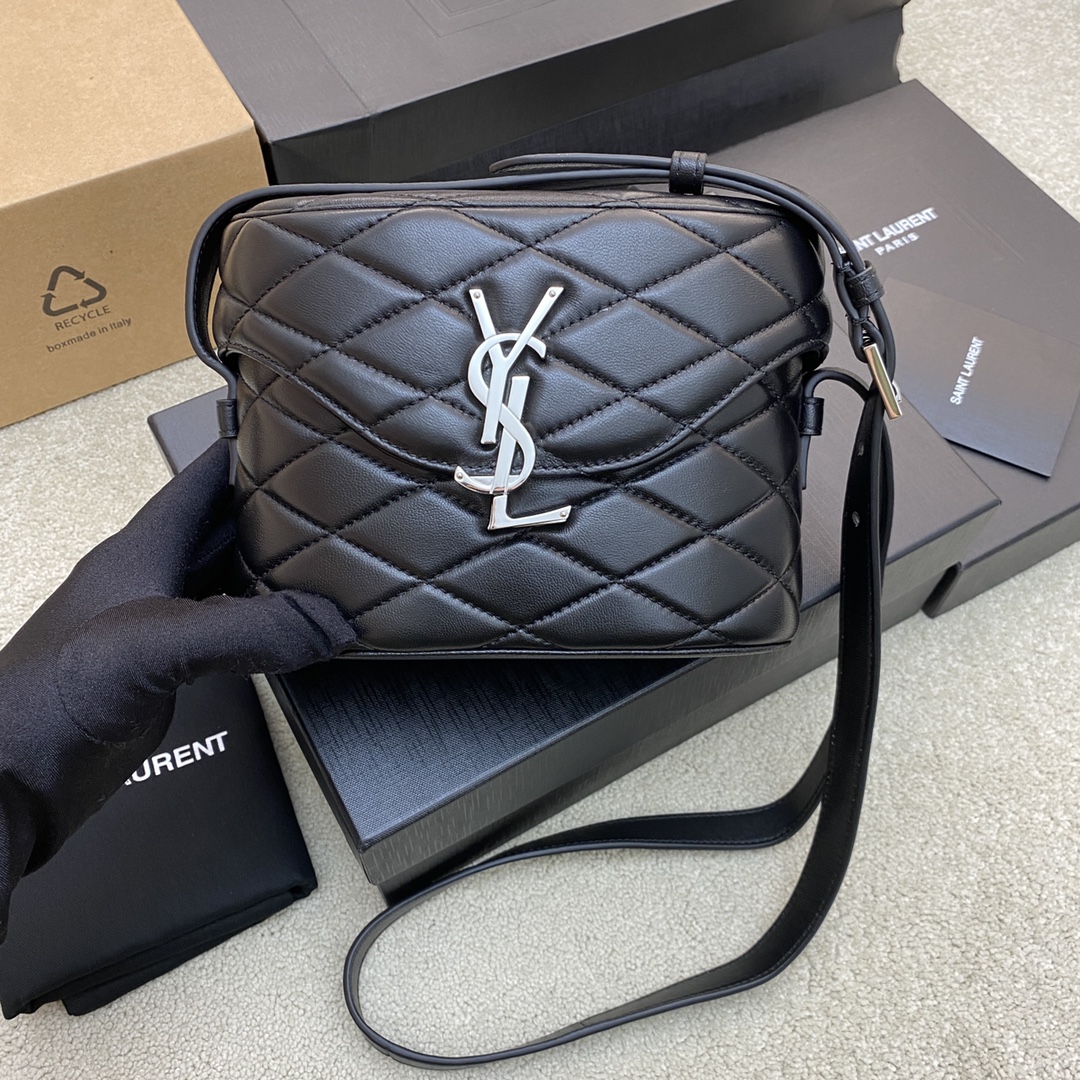 Bagsaaa Y51 June box bag in quilted lambskin silver hardware - 19 X 15 X 8 CM