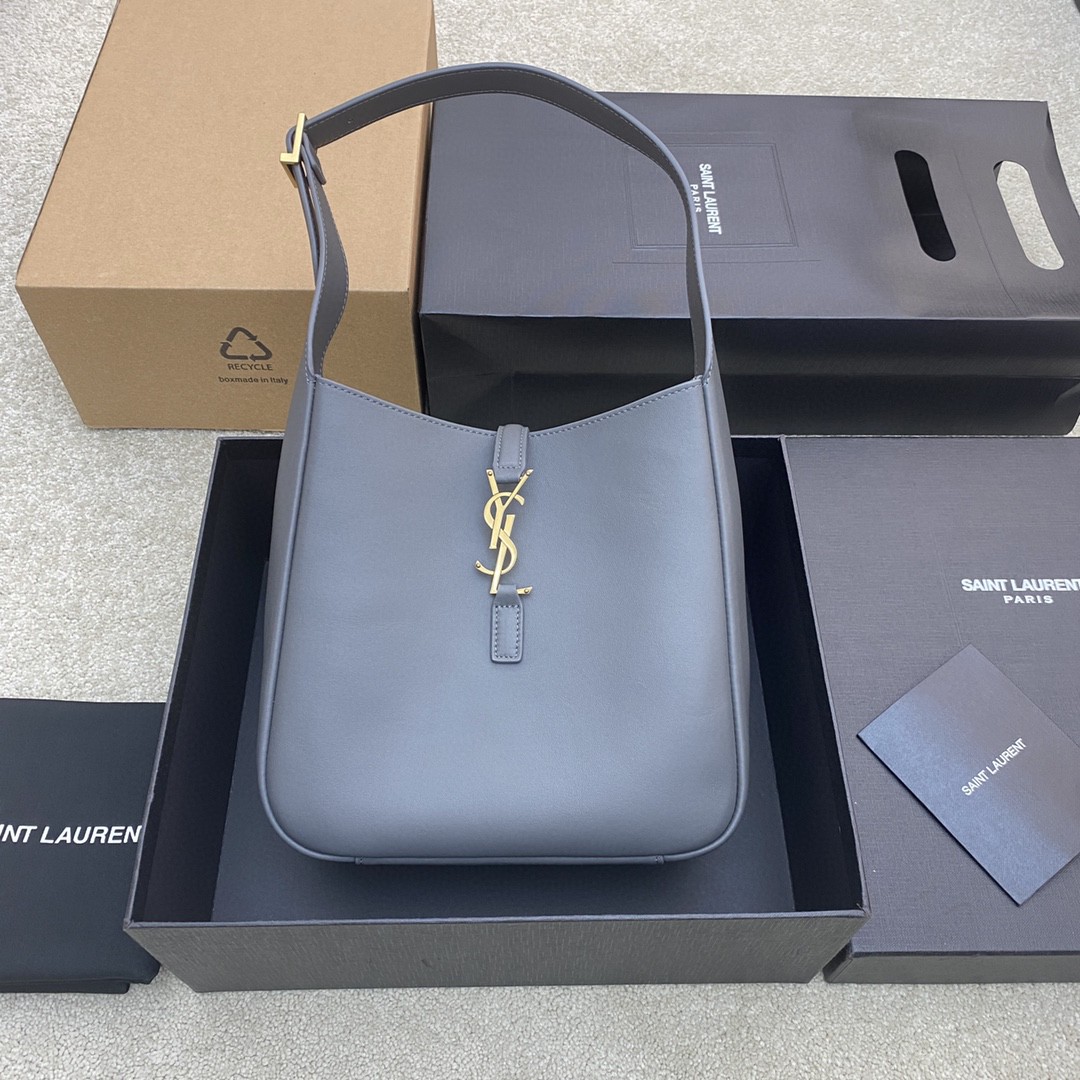 Bagsaaa Y51 LE37 in shiny leather - 20 X 25 X 16 CM