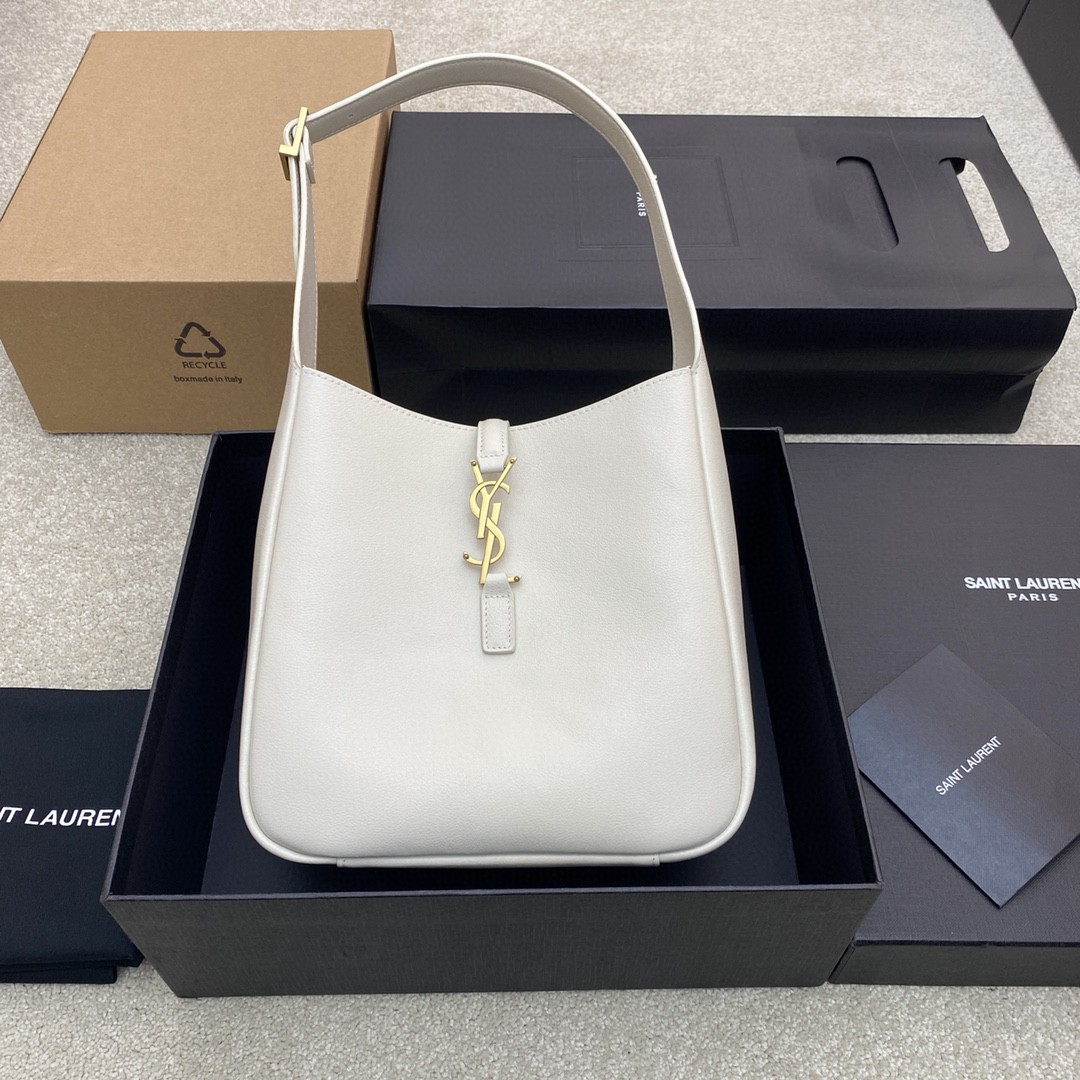 Bagsaaa Y51 LE37 in shiny leather - 20 X 25 X 16 CM