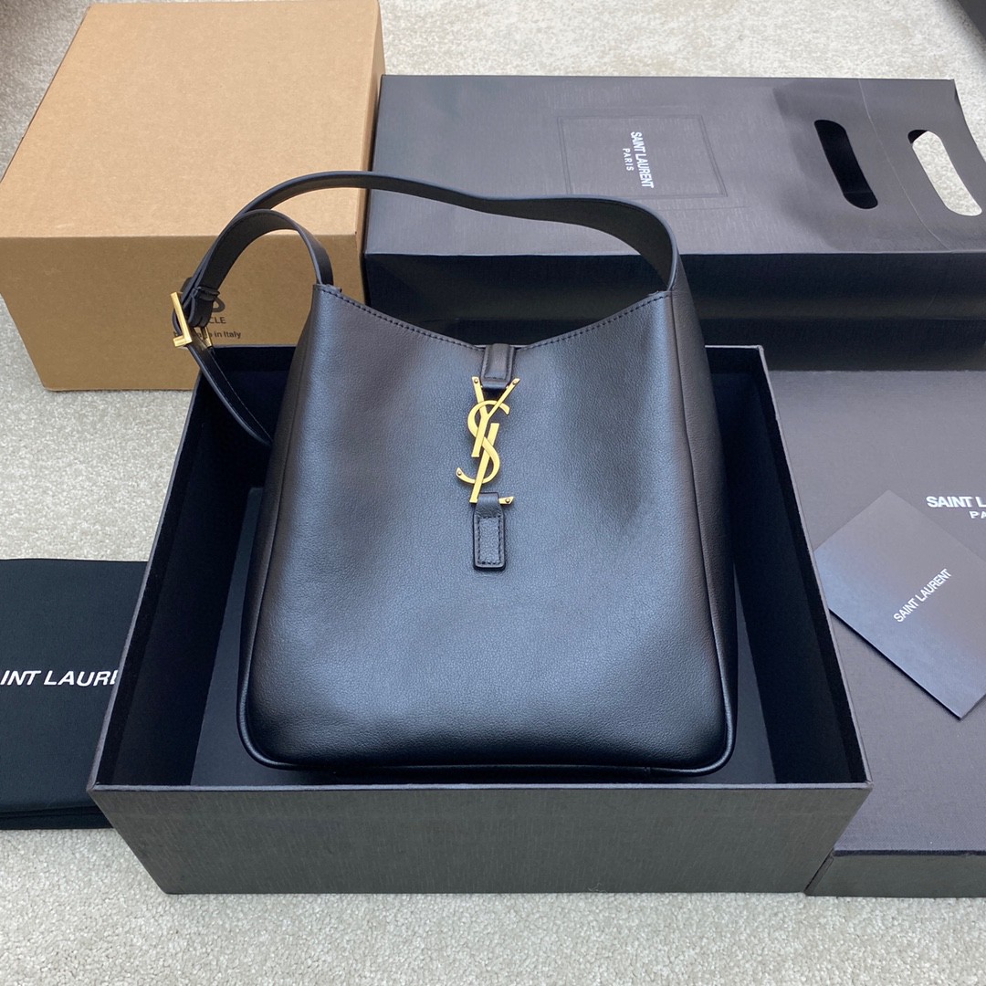 Bagsaaa Y51 LE37 in shiny leather - 20 X 25 X 16 CM