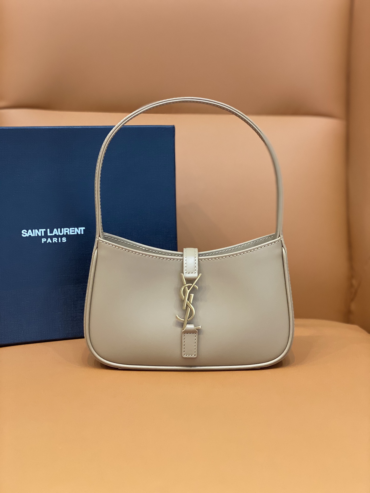 Bagsaaa Y51 LE 5 À 7 Mini in beige smooth leather - 19x11.5x4.5cm