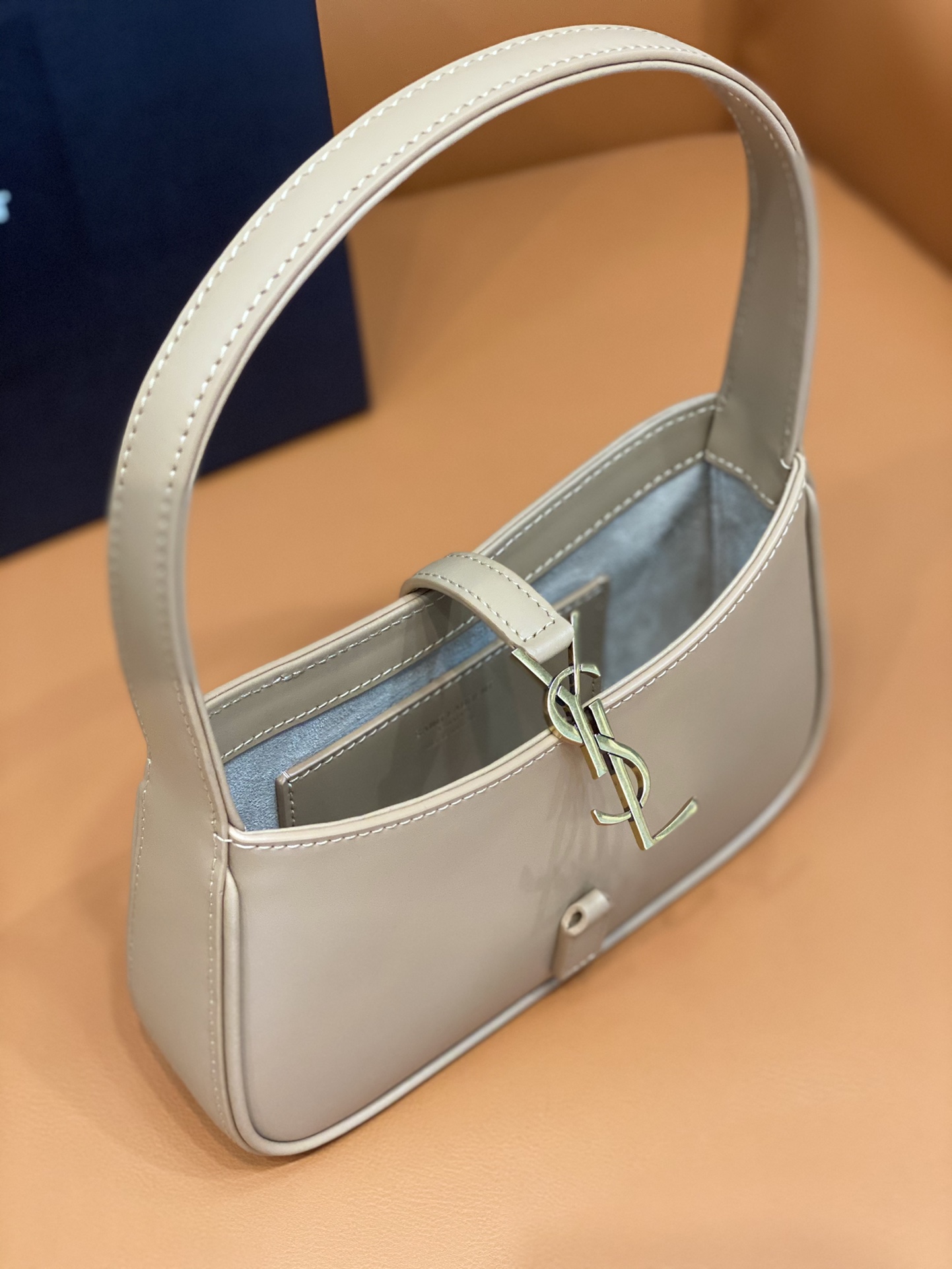 Bagsaaa Y51 LE 5 À 7 Mini in beige smooth leather - 19x11.5x4.5cm