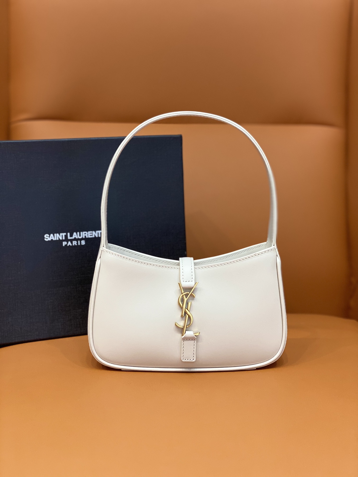 Bagsaaa Y51 LE 5 À 7 Mini in white smooth leather - 19x11.5x4.5cm