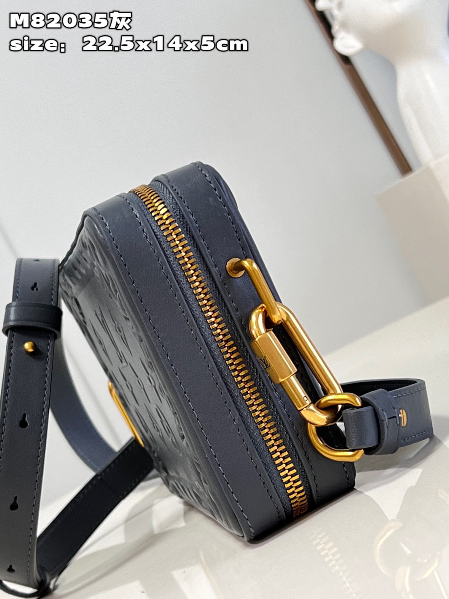 Bagsaaa L0vis Vvtt0n Soft Trunk Wearable Wallet Dark Shadow Gray - 22.5 x 14 x 5 cm