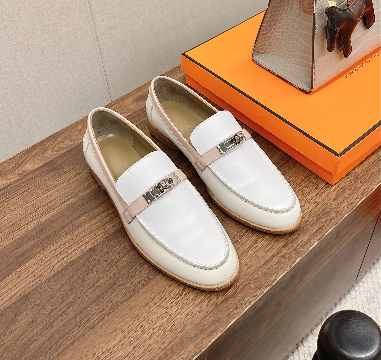 Bagsaaa H**me5 Destin Loafers White