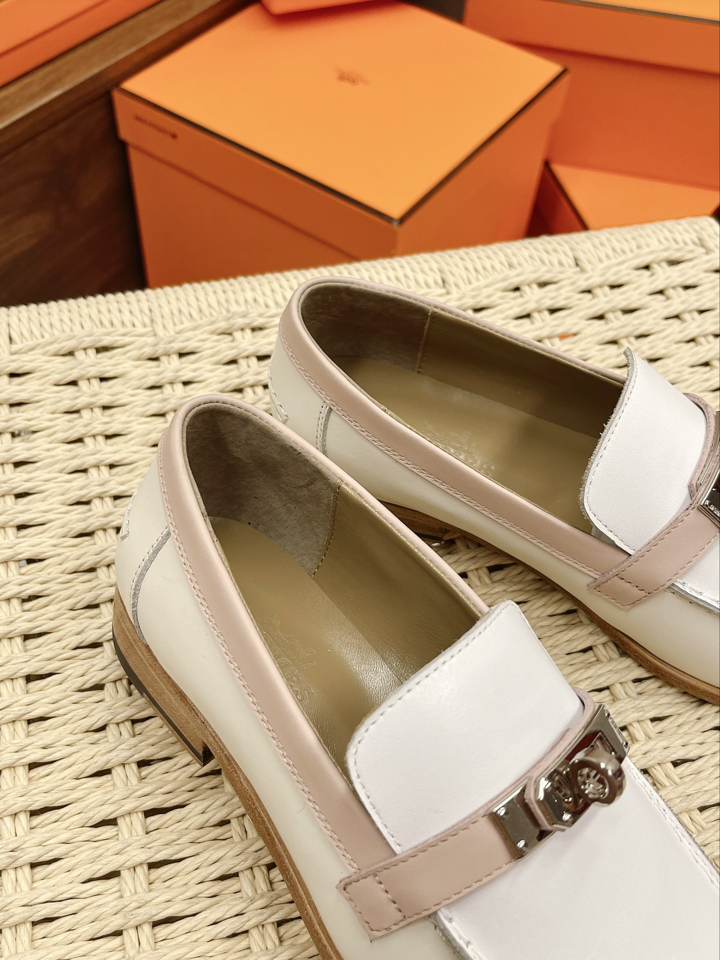Bagsaaa H**me5 Destin Loafers White