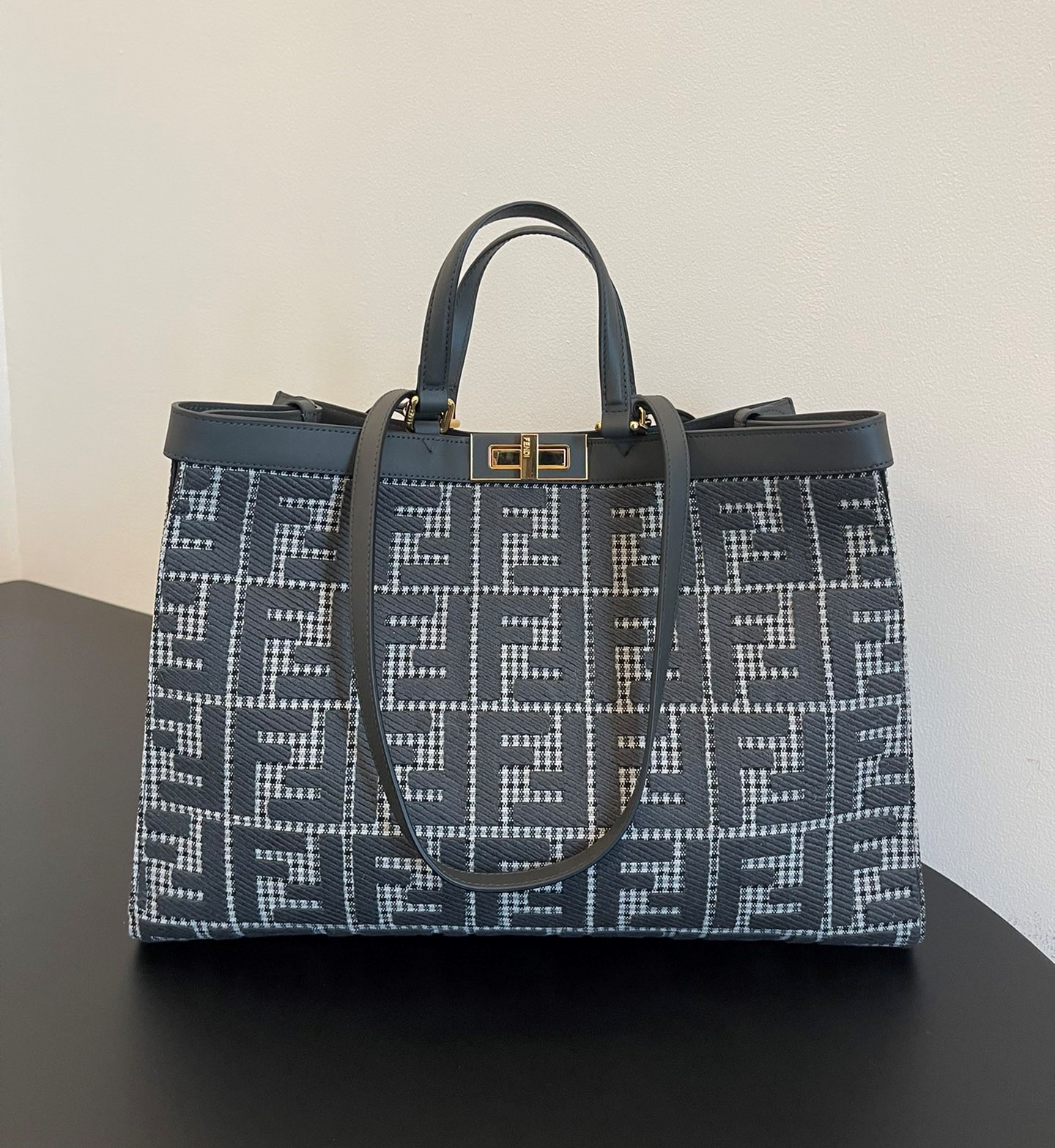Bagsaaa F**di X - Tote Grey houndstooth wool shopper with FF embroidery - 41x29.5x16cm