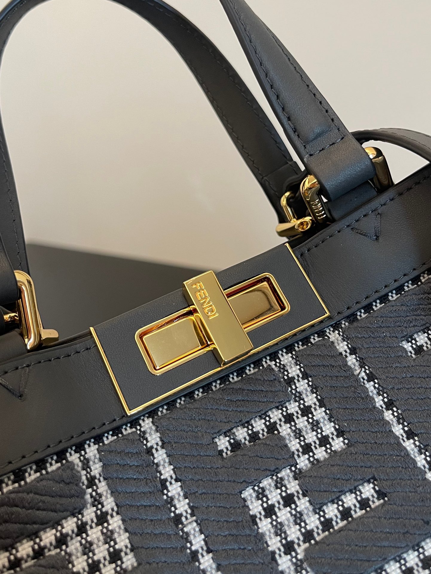 Bagsaaa F**di X - Tote Grey houndstooth wool shopper with FF embroidery - 41x29.5x16cm