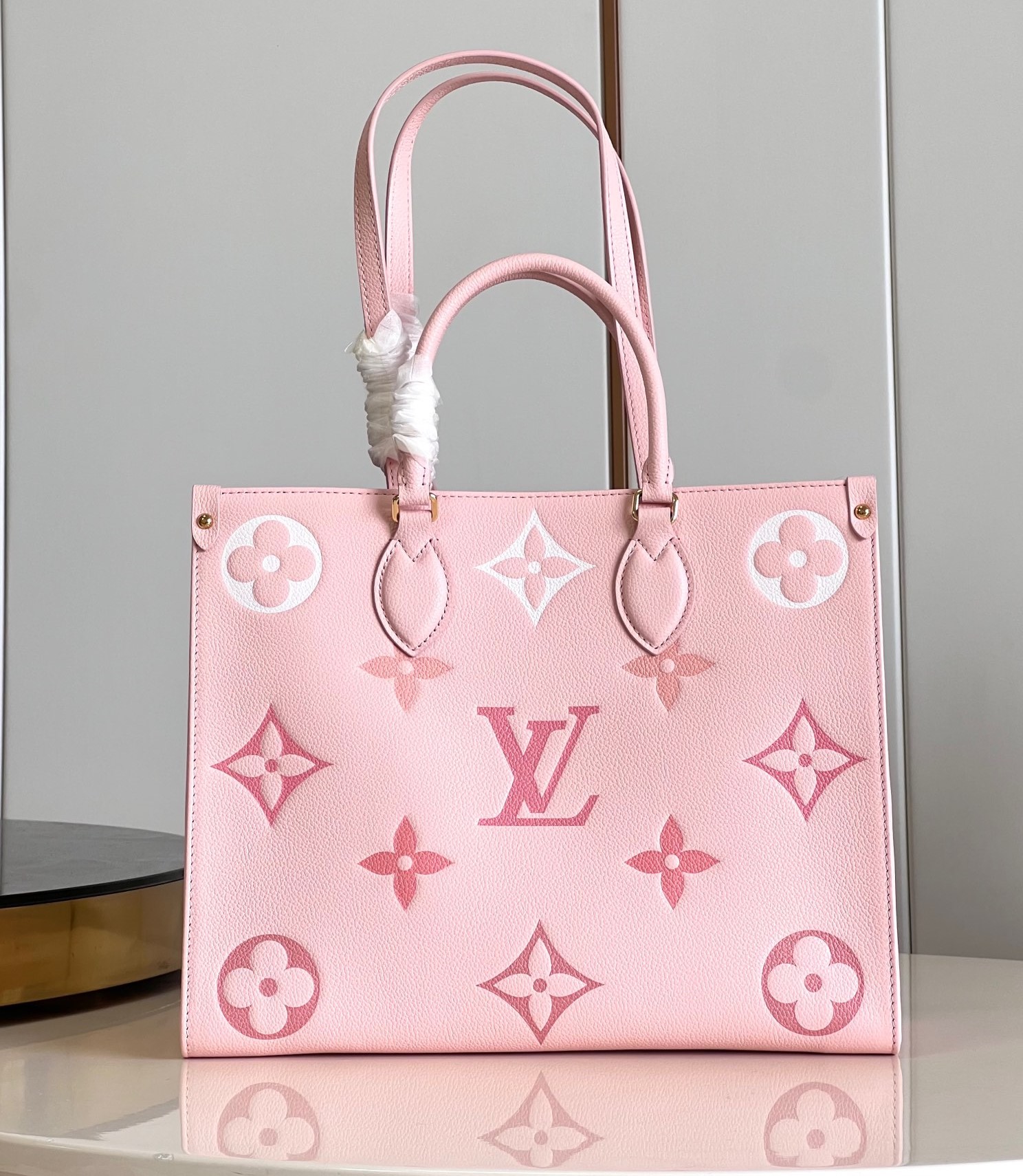 Bagsaaa L0vis Vvtt0n OnTheGo GM Pink Gradient - 35x27x14cm