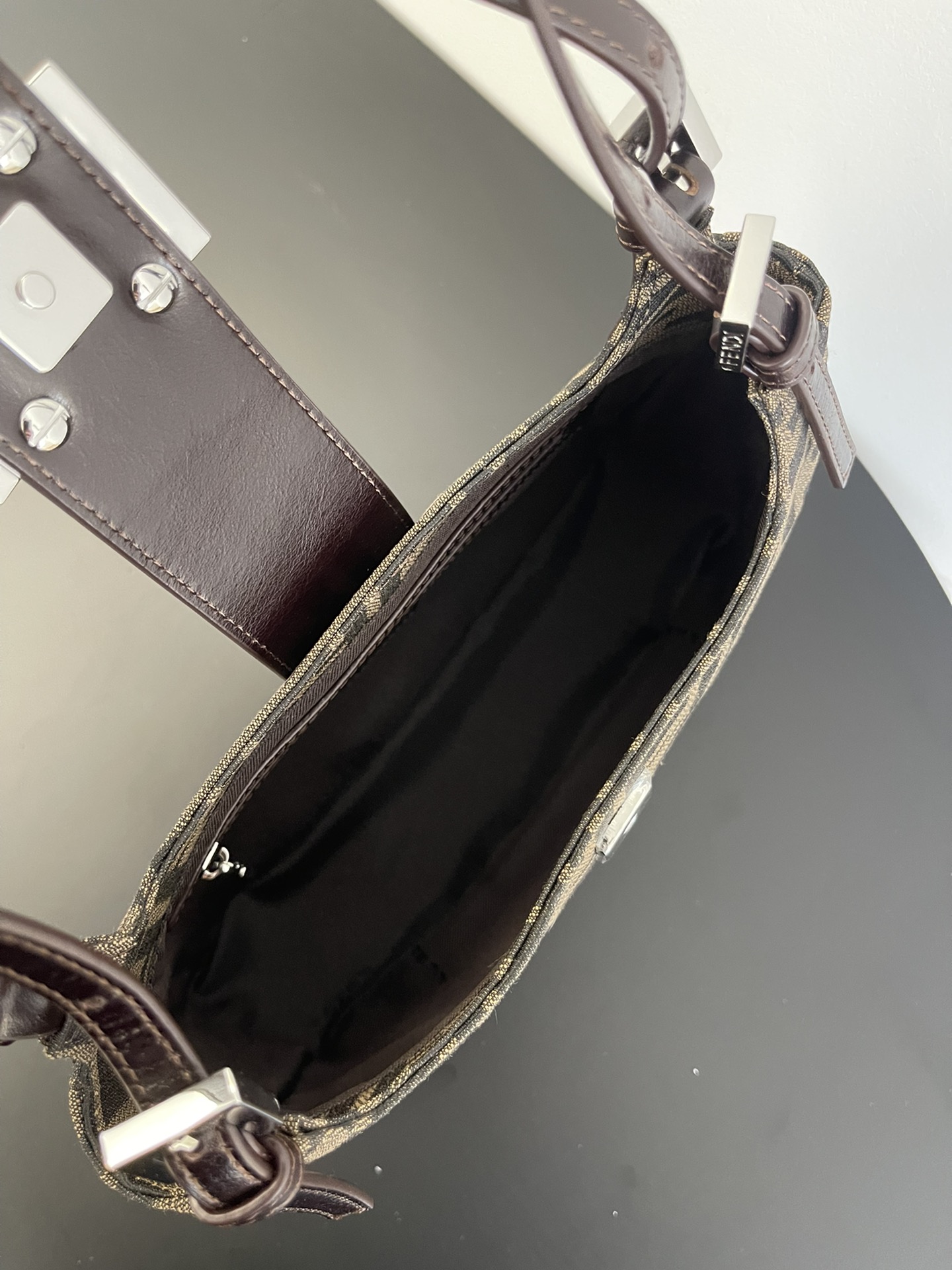 Bagsaaa F**di Vintage zucca baguette handbag - 24*13*6cm