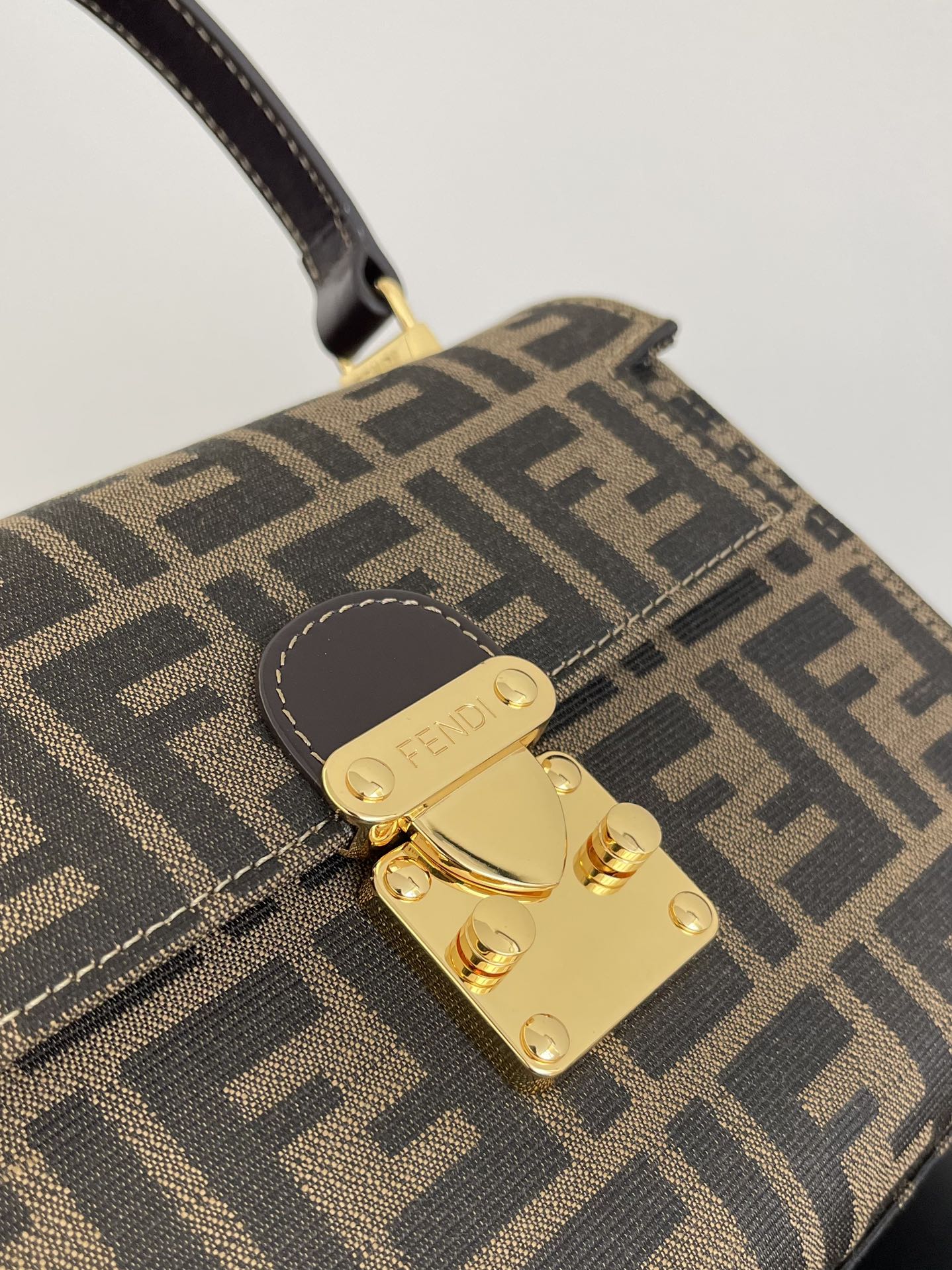 Bagsaaa F**di Zucca Shoulder Bag - 21*15*10cm