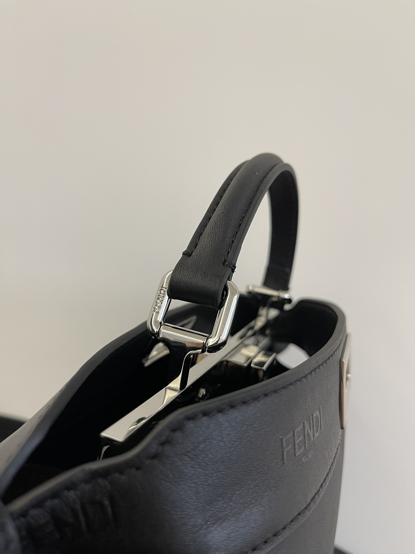 Bagsaaa F**di Peekaboo ISeeU Medium Black Leather Bag - 27*11*21cm