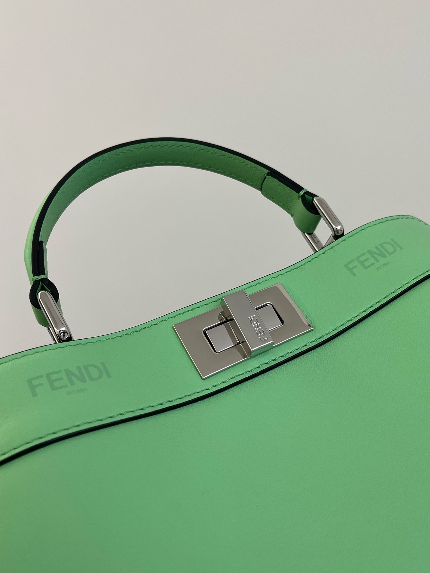 Bagsaaa F**di Peekaboo ISeeU Medium Mint Leather Bag - 27*11*21cm