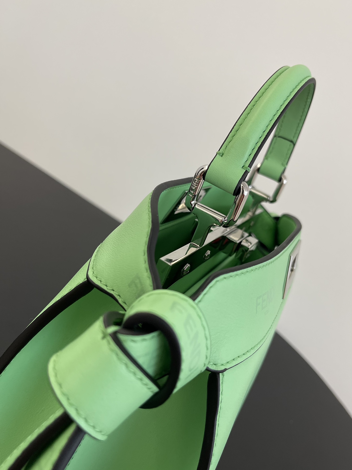 Bagsaaa F**di Peekaboo ISeeU Medium Mint Leather Bag - 27*11*21cm
