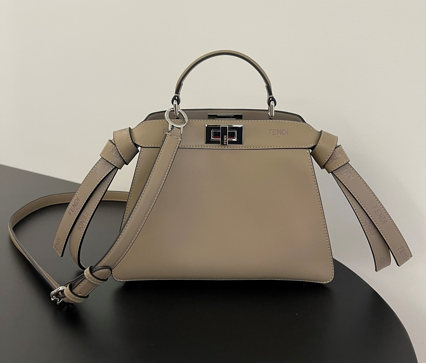 Bagsaaa F**di Peekaboo ISeeU Medium Brown Leather Bag - 27*11*21cm