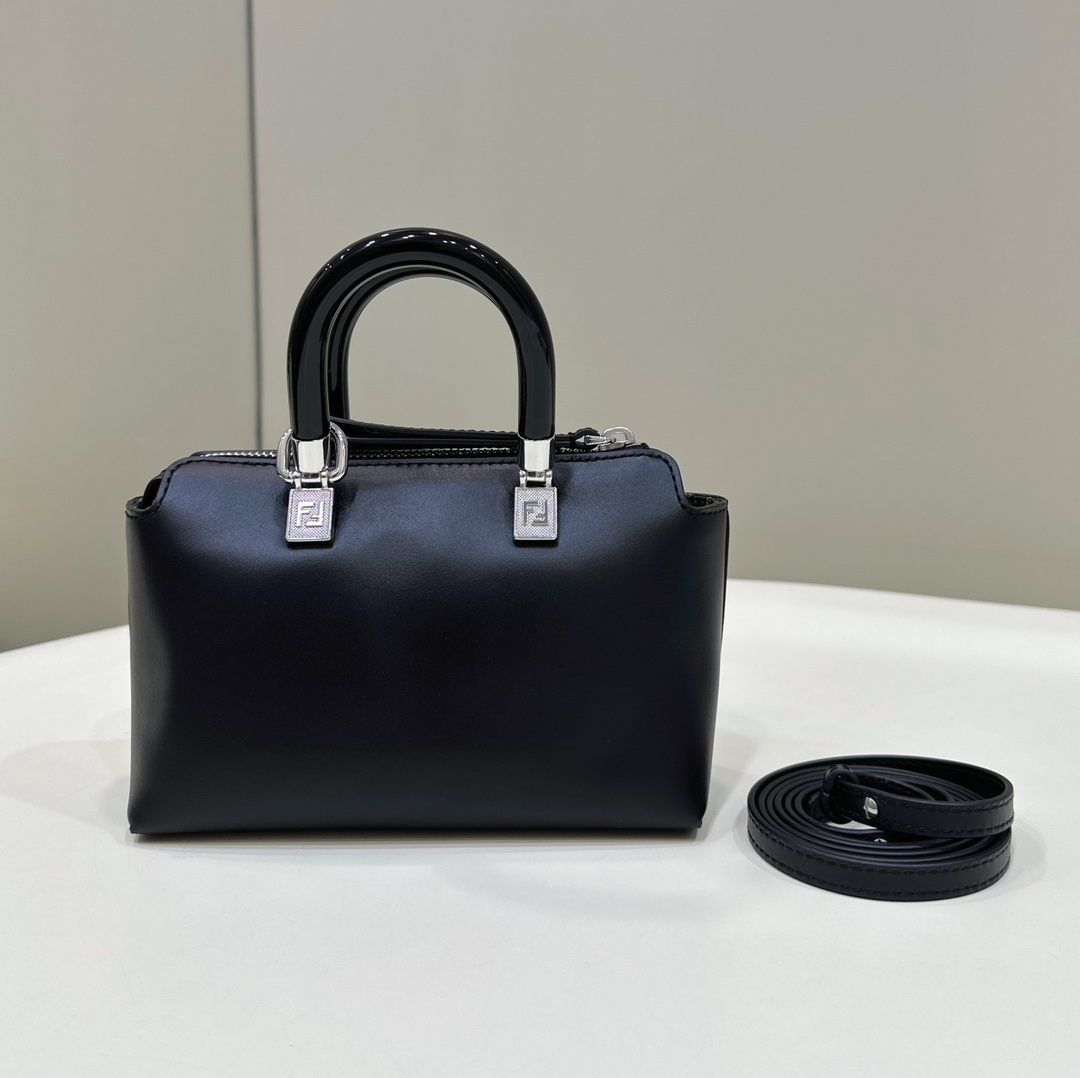 Bagsaaa F**di By The Way Black Leather Bag - 17*8*12cm