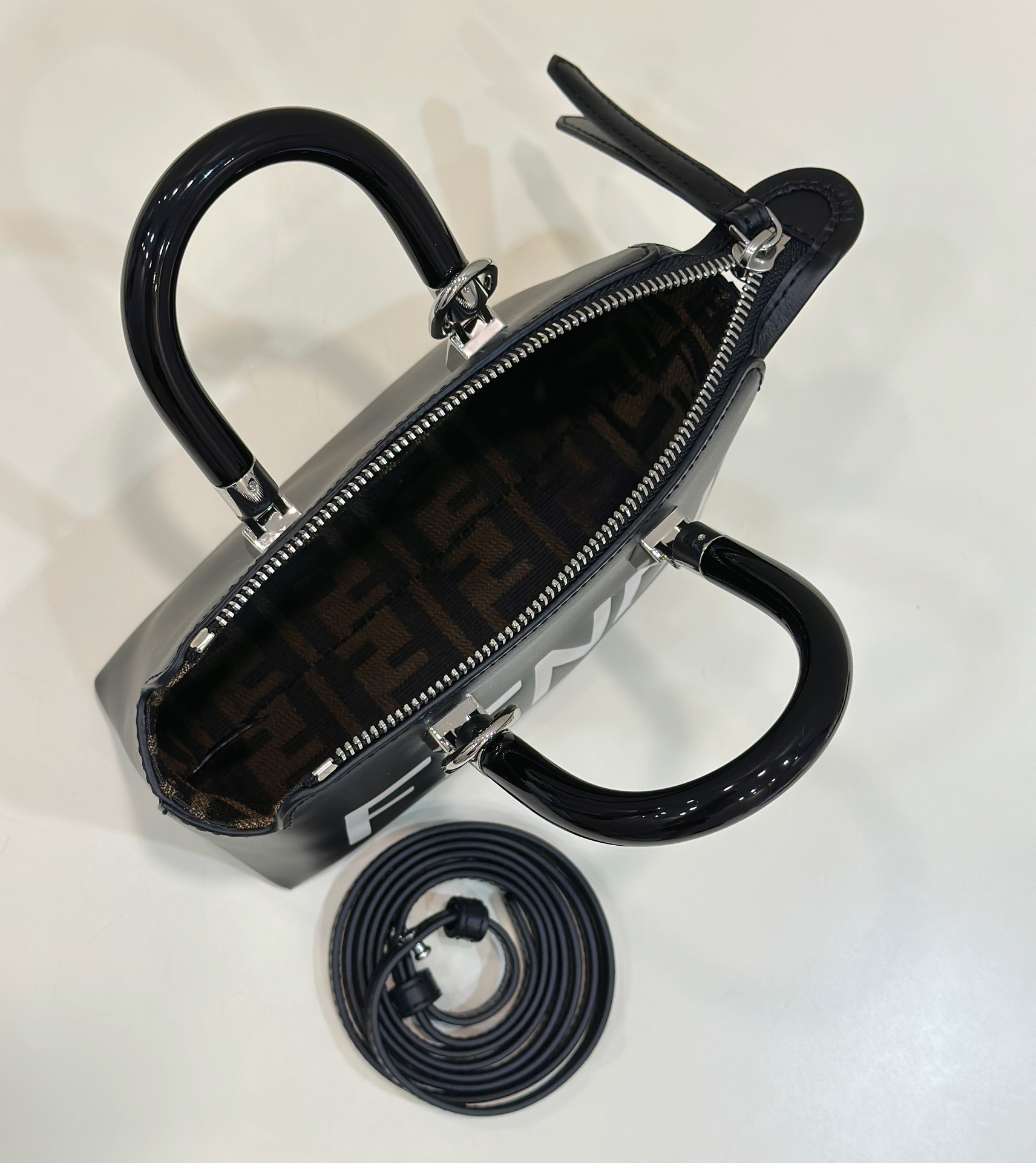 Bagsaaa F**di By The Way Black Leather Bag - 17*8*12cm