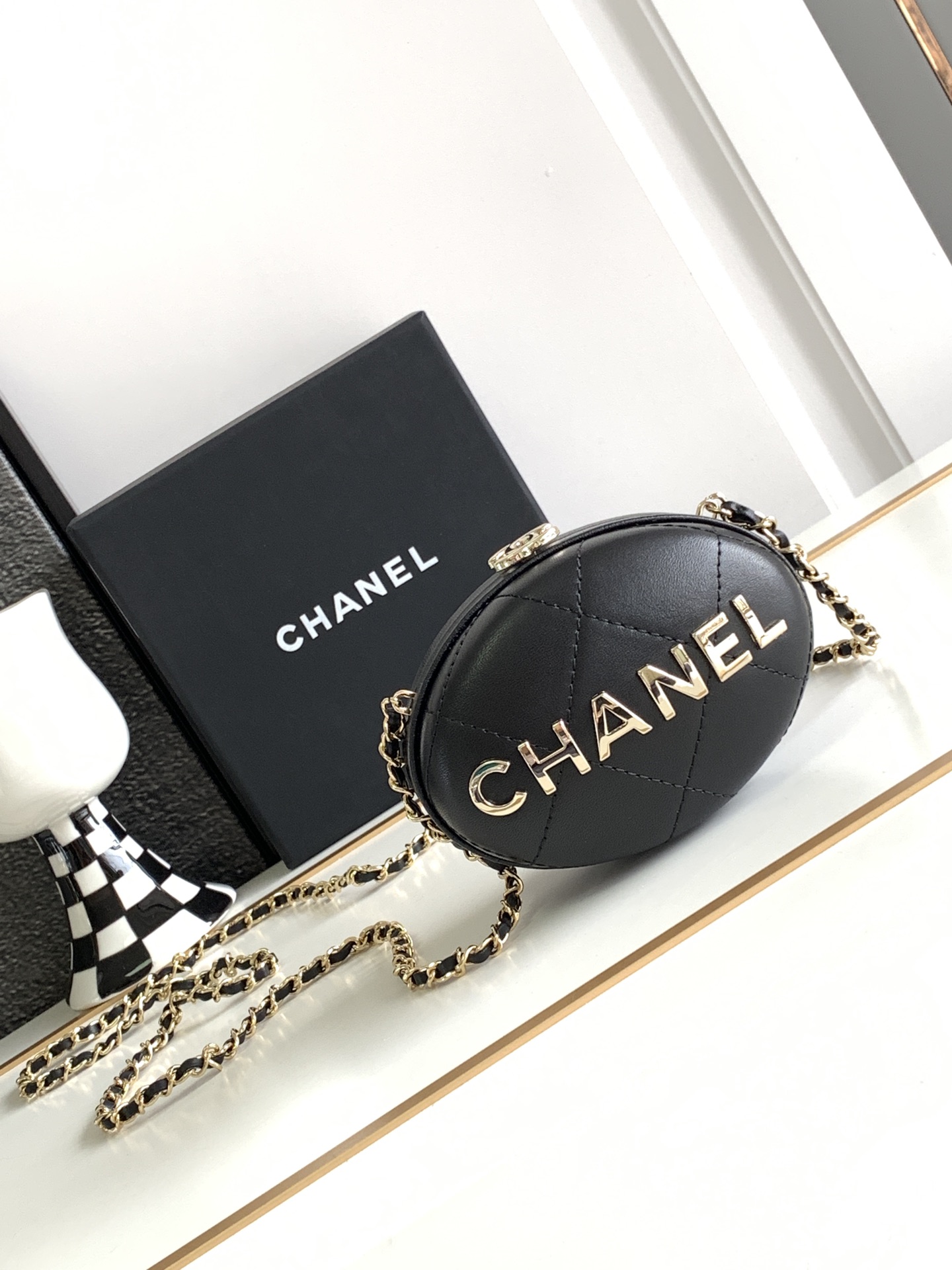 Bagsaaa Ch**el Round Black Lambskin Bag - 8.5x12x6cm