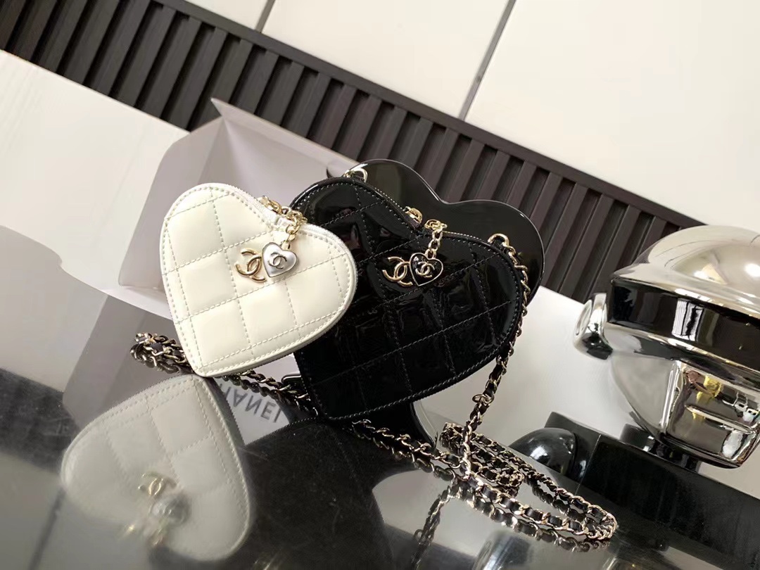 Bagsaaa Ch**el Clutch With Chain AP3295 Double Heart - 13.3 × 15 × 2 cm