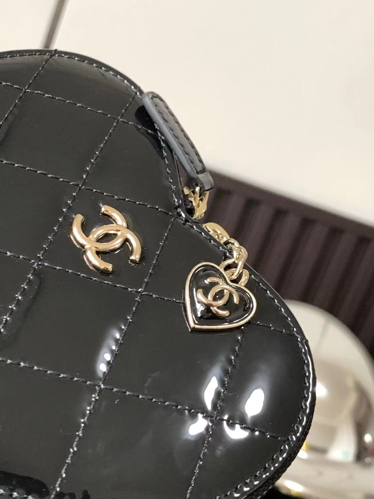 Bagsaaa Ch**el Clutch With Chain AP3295 Double Heart - 13.3 × 15 × 2 cm