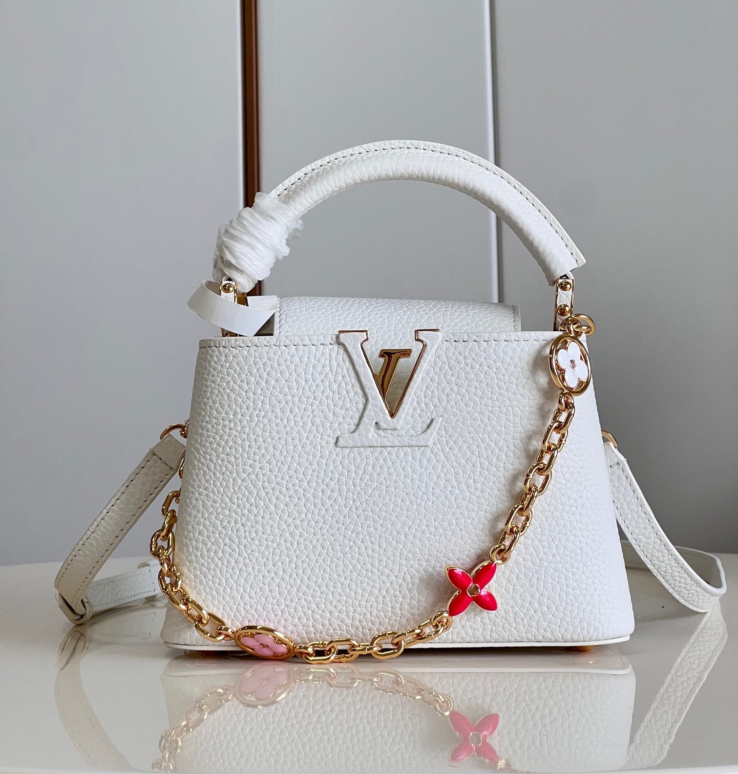 Bagsaaa L0vis Vvtt0n Capucines Mini White Flower Strap - 21 x 14 x 8 cm