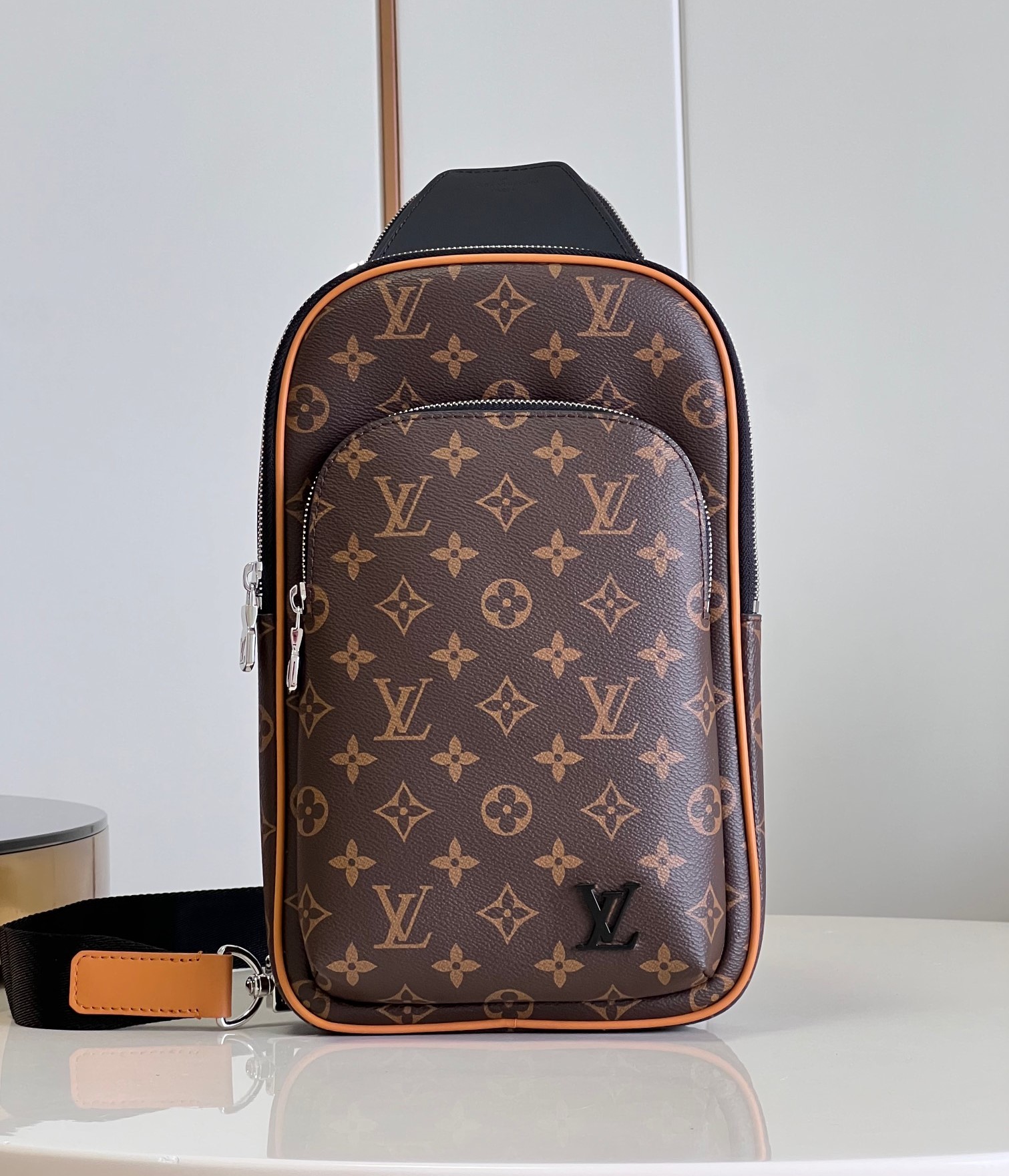 Bagsaaa L0vis Vvtt0n Avenue Slingbag Orange - 20 x 31 x 7 cm
