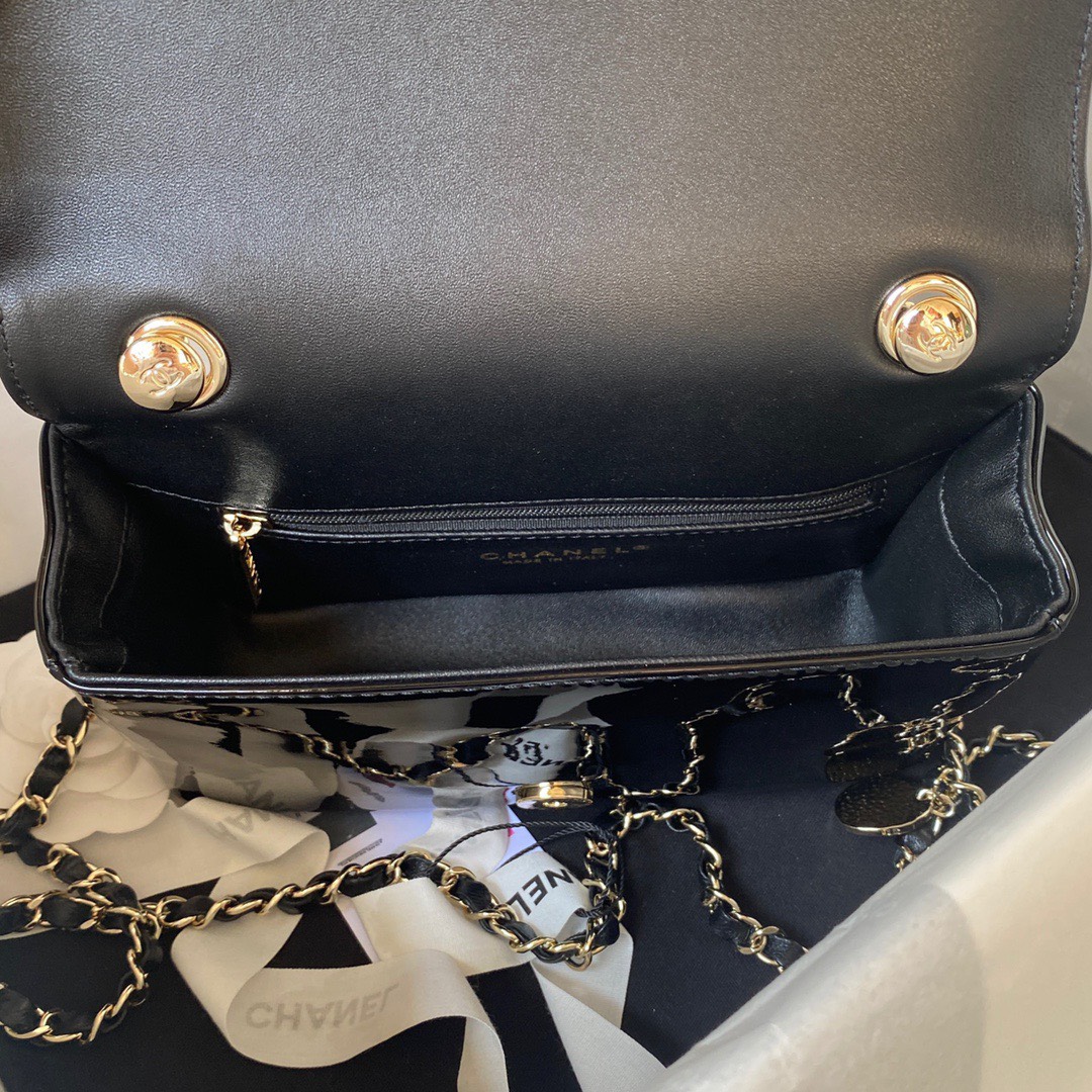 Bagsaaa Ch**el Flap Bag Flower Patent Black Leather - 20cm