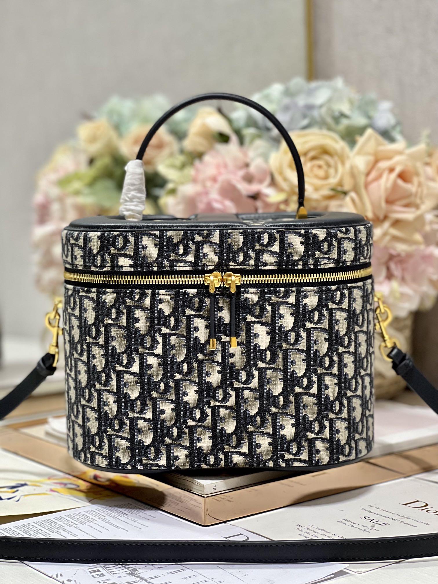 Bagsaaa D10r CD Signature Vanity Case Blue Oblique Jacquard - 24*14*18cm