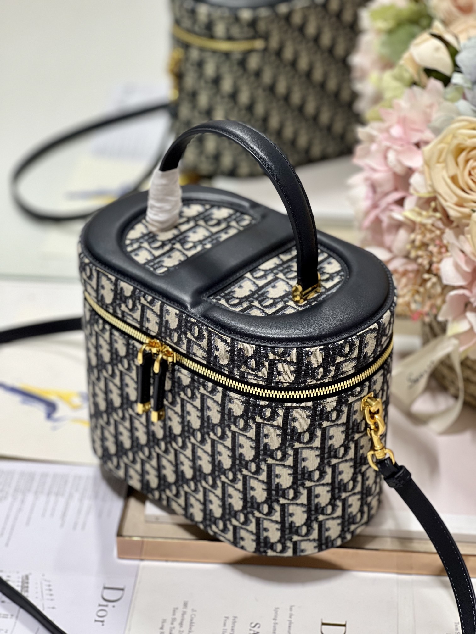 Bagsaaa D10r CD Signature Vanity Case Blue Oblique Jacquard - 24*14*18cm