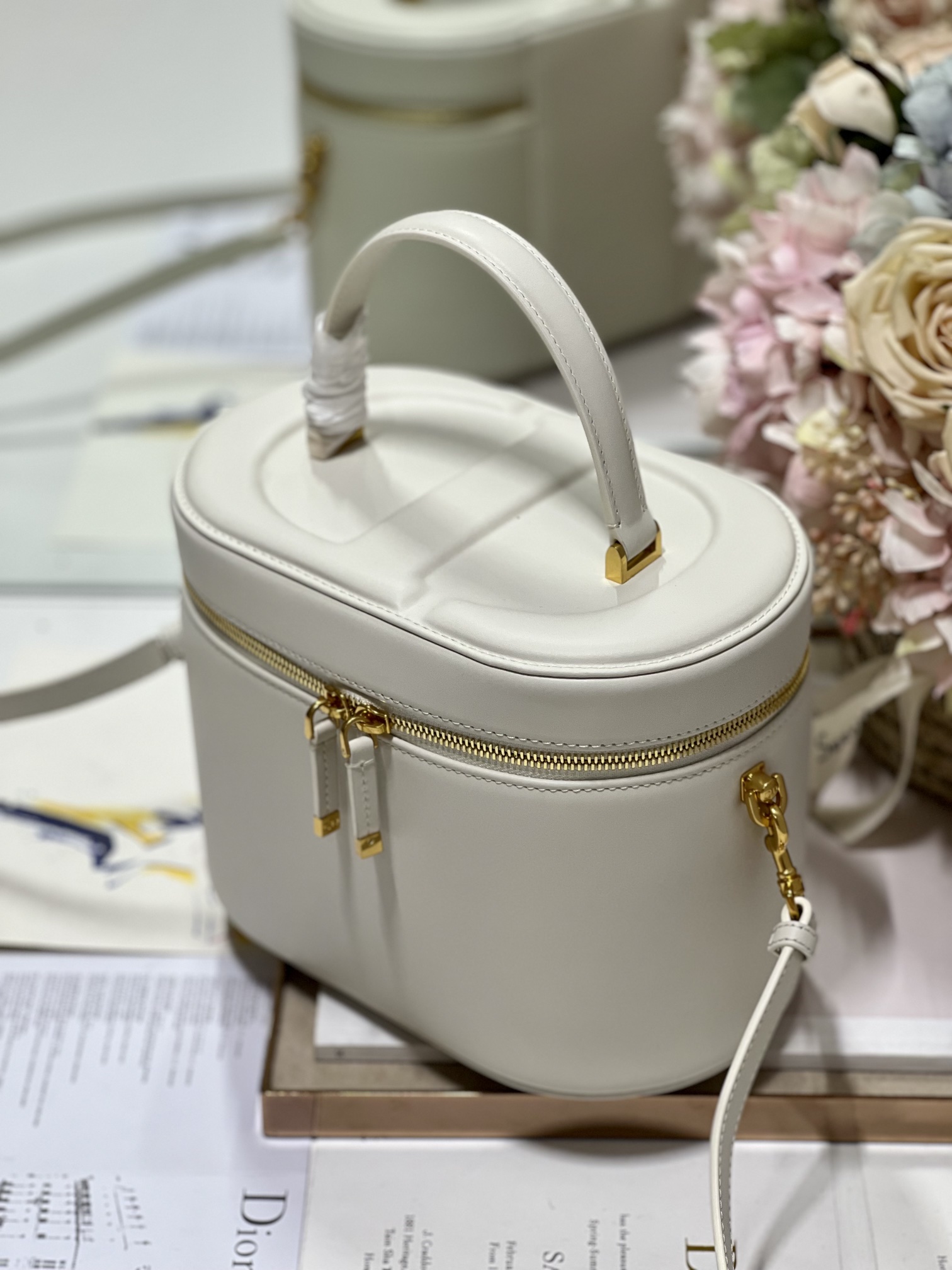 Bagsaaa D10r CD Signature Vanity Case White Leather - 24*14*18cm