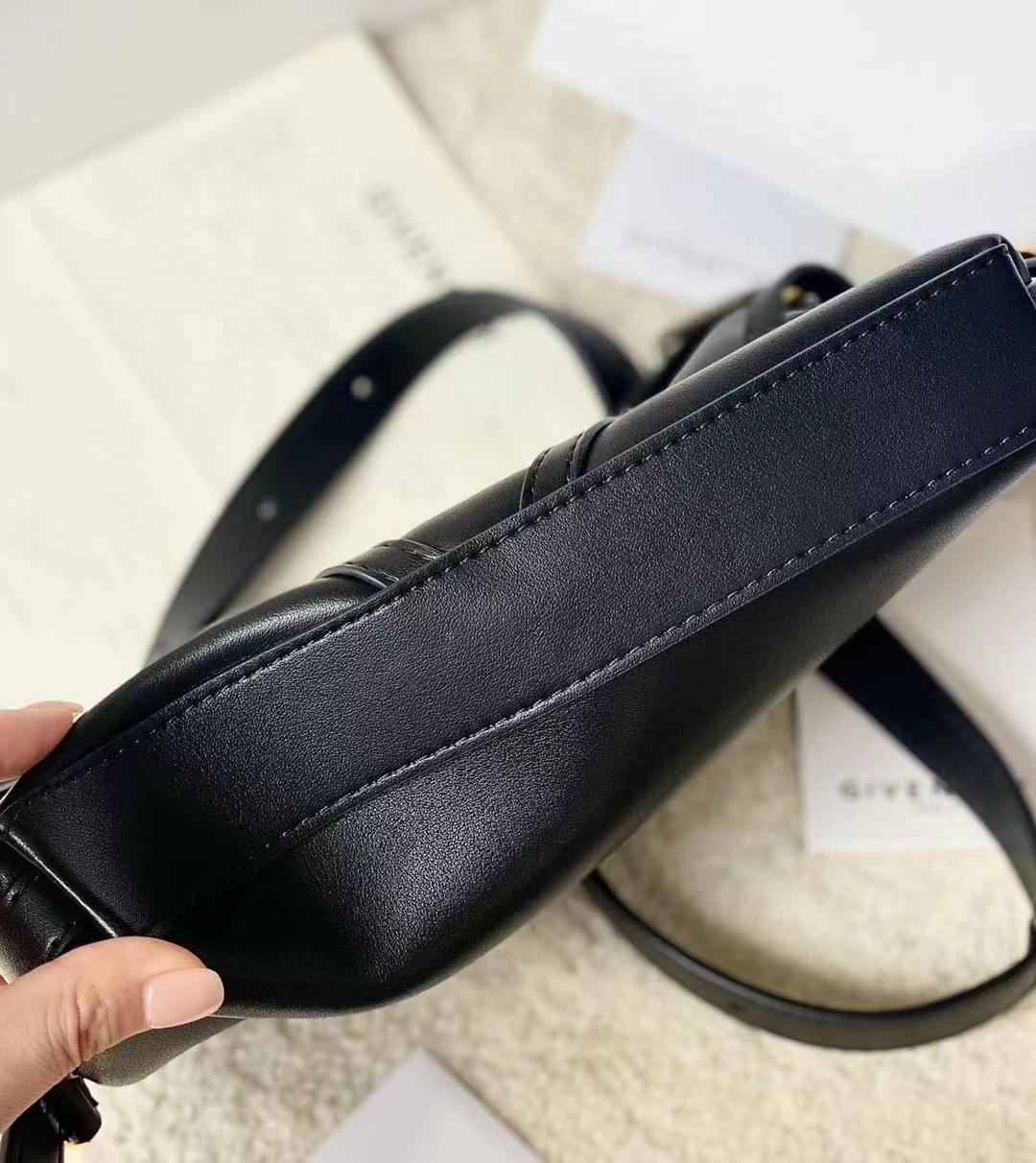 Bagsaaa Givenchy Black Voyou Shoulder Bag - 24*18*3.5cm