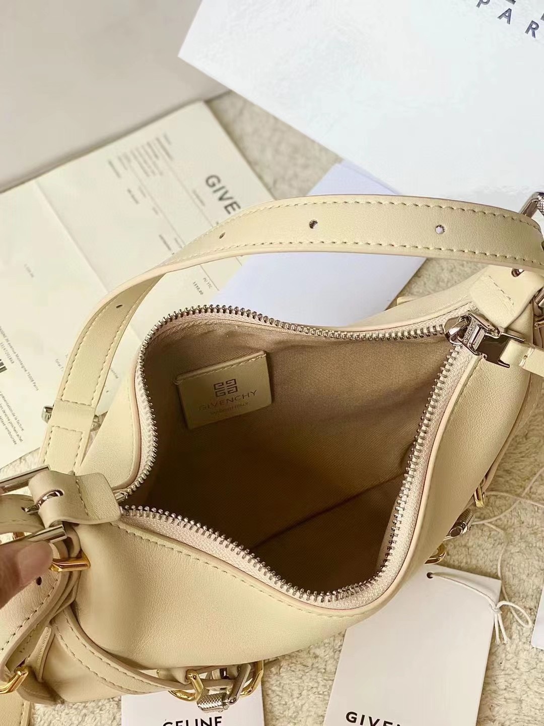 Bagsaaa Givenchy Beige Voyou Shoulder Bag - 24*18*3.5cm