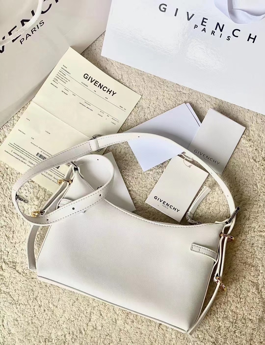 Bagsaaa Givenchy White Voyou Shoulder Bag - 24*18*3.5cm