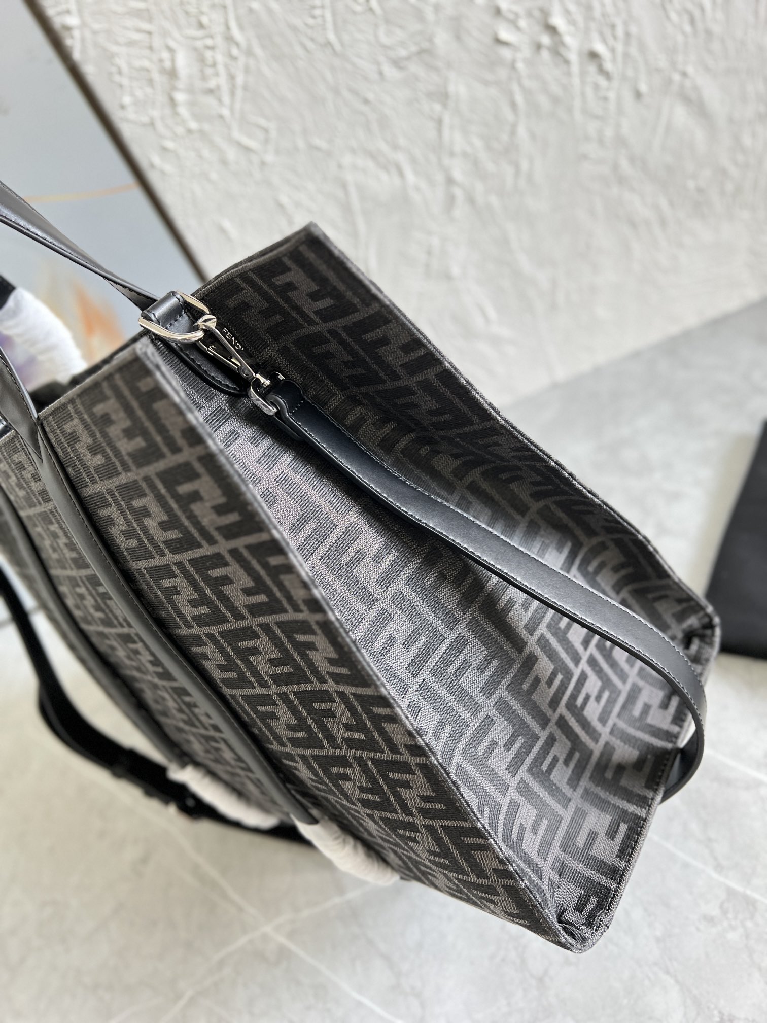 Bagsaaa F**di Shopper FF jacquard fabric black bag - 41x35x19cm