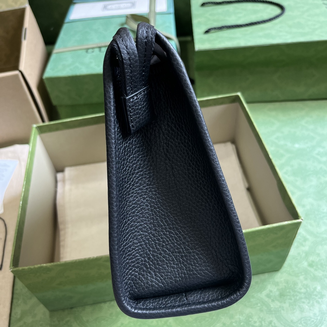 Bagsaaa Gvc*1 Jumbo GG Pouch Black Leather - 28.5x18x9cn